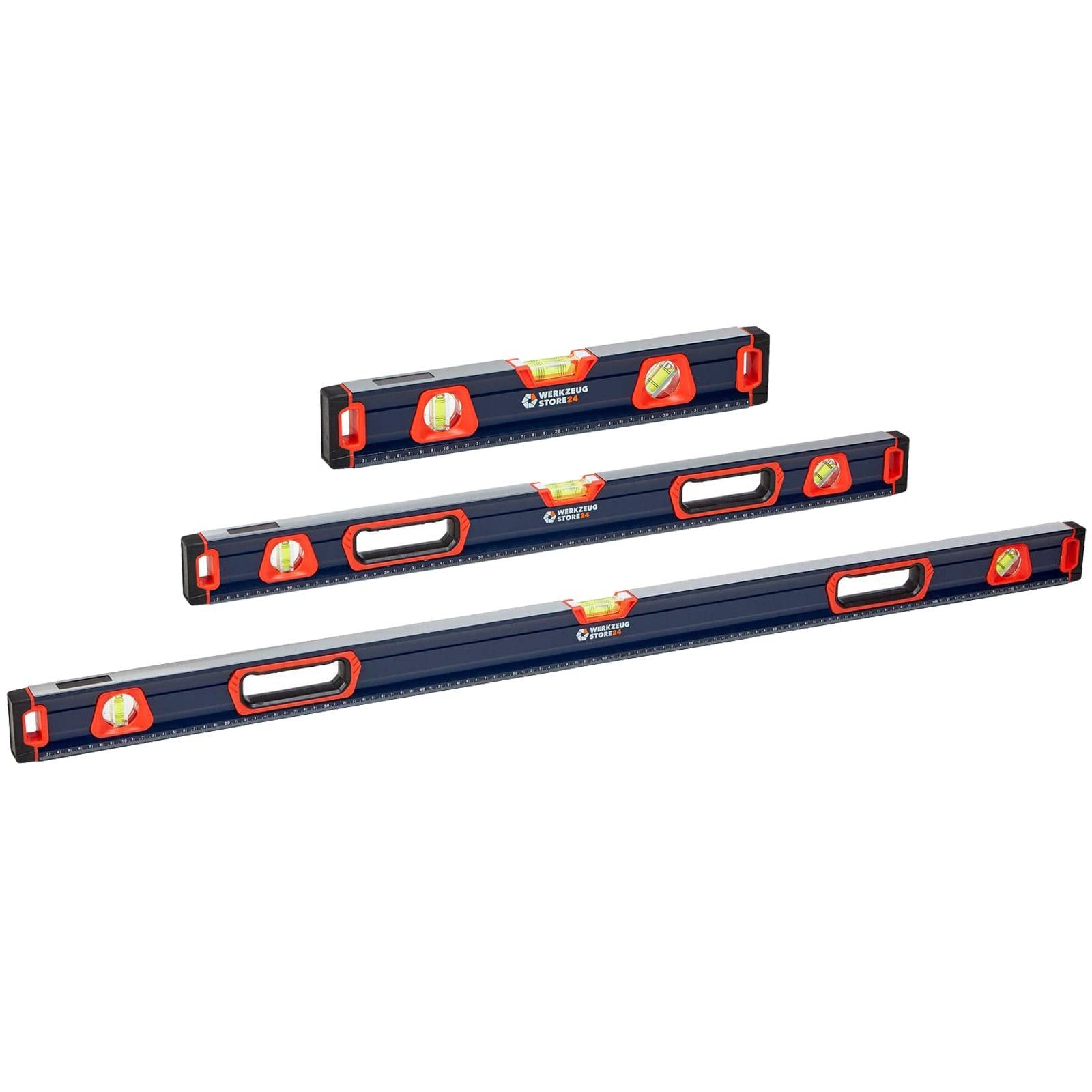 Ein Satz von drei Wasserwaagen in Blau und Rot in verschiedenen Längen, die zur Überprüfung der horizontalen und vertikalen Ausrichtung beim Bauen verwendet werden.