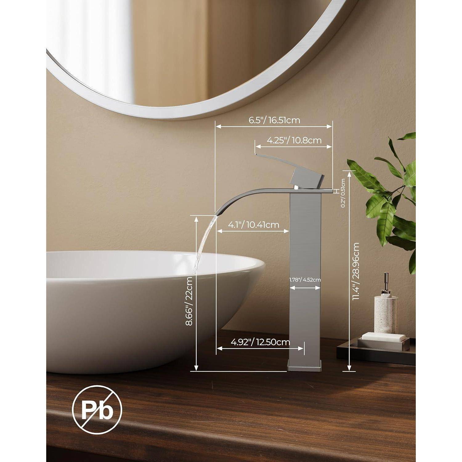 Ein moderner Badezimmer-Wasserhahn mit folgenden Abmessungen: Höhe 11,14 Zoll, Auslauf-Reichweite 4,92 Zoll und Auslauf-Höhe 8,62 Zoll.