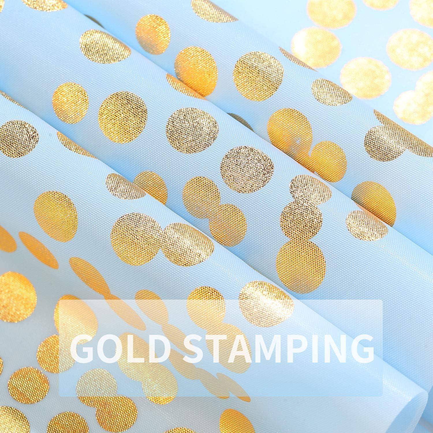 Hellblaues Stoff mit glänzenden goldenen Polka Dots. Ein halbdurchsichtiges Etikett trägt die Aufschrift ‚GOLD STAMPING' in weißer Schrift über dem unteren Bereich.