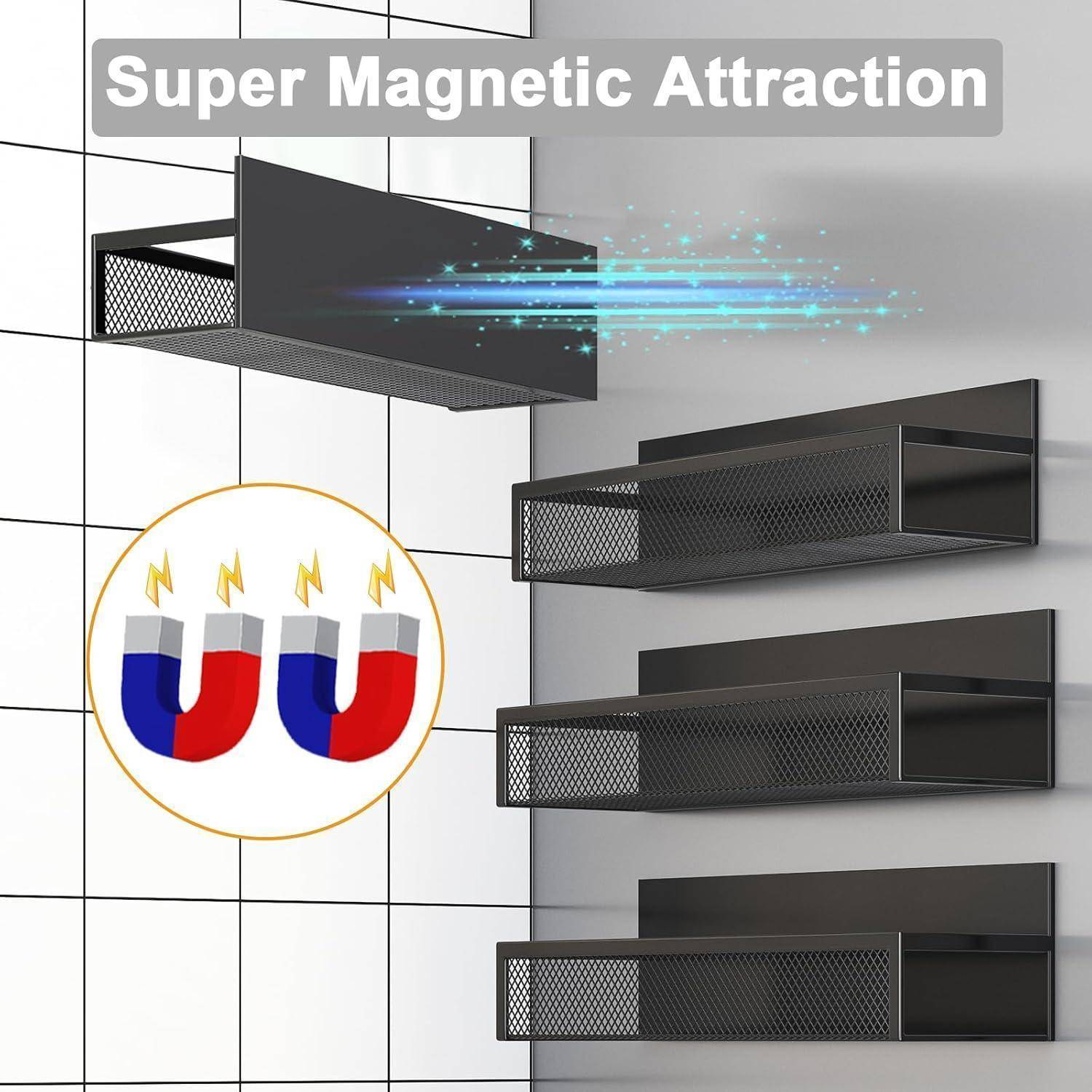 Vier schwarze Metallregale mit magnetischer Anziehungskraft werden an einer gefliesten Wand präsentiert. Überschrift: 'Super Magnetische Anziehung'.