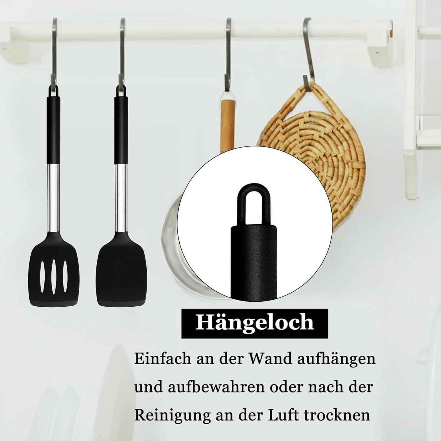 Drei Küchenutensilien mit schwarzen Griffen, die an einer Halterung hängen. Eine vergrößerte Detailansage zeigt ein Hängeloch.
