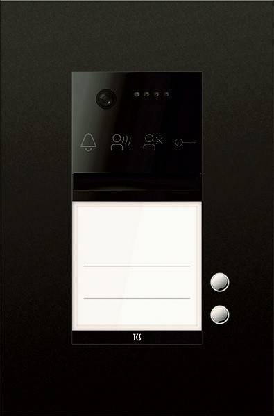 Ein schwarzes Gegensprechanlage-Panel mit Kamera, Lautsprecher und zwei Tasten; ein Beschriftungsbereich ermöglicht das Schreiben, mit Funktionssymbolen über dem Bereich.