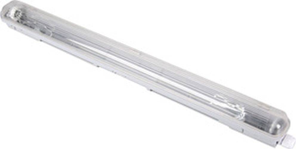 Ein langer, rechteckiger Metallgegenstand mit Rillen und kleinen Löchern, möglicherweise eine Schiene oder Bahn, vor einem einfarbig weißen Hintergrund.