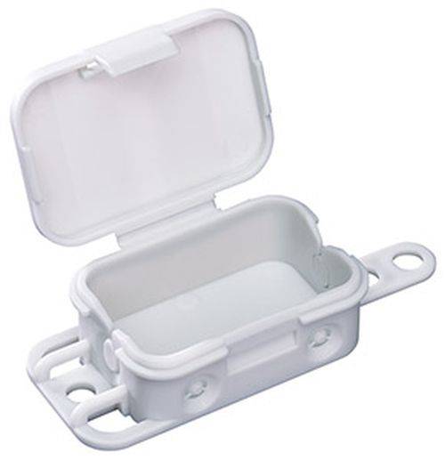 Ein offenes, kleines, weißes, rechteckiges Kunststoffgehäuse mit einem Deckel mit Scharnier und Befestigungslöchern an jeder Seite, typischerweise für elektronische Bauteile verwendet.