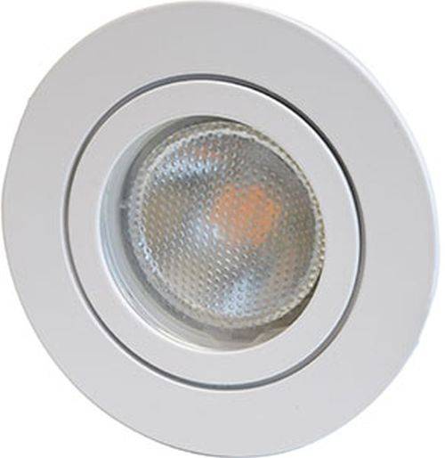 Eine Nahaufnahme einer runden, eingelassenen LED-Deckenleuchte mit silbernem Rahmen und strukturierter Glasabdeckung, die sich auf die Glühbirne im Inneren konzentriert.