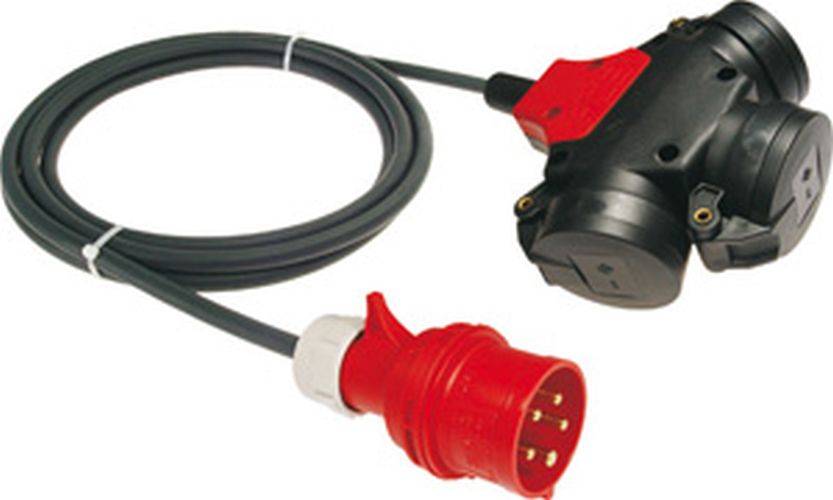 Ein großer, industrieller roter Elektrostecker mit mehreren Pins ist an einem dicken schwarzen Kabel befestigt, was auf einen robusten Einsatz hinweist.