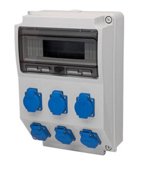 Elektrische Verteilerdose mit sechs blauen Steckdosen und einem transparenten Abdeckpanel, die zur Stromverteilung in industriellen Umgebungen verwendet wird.