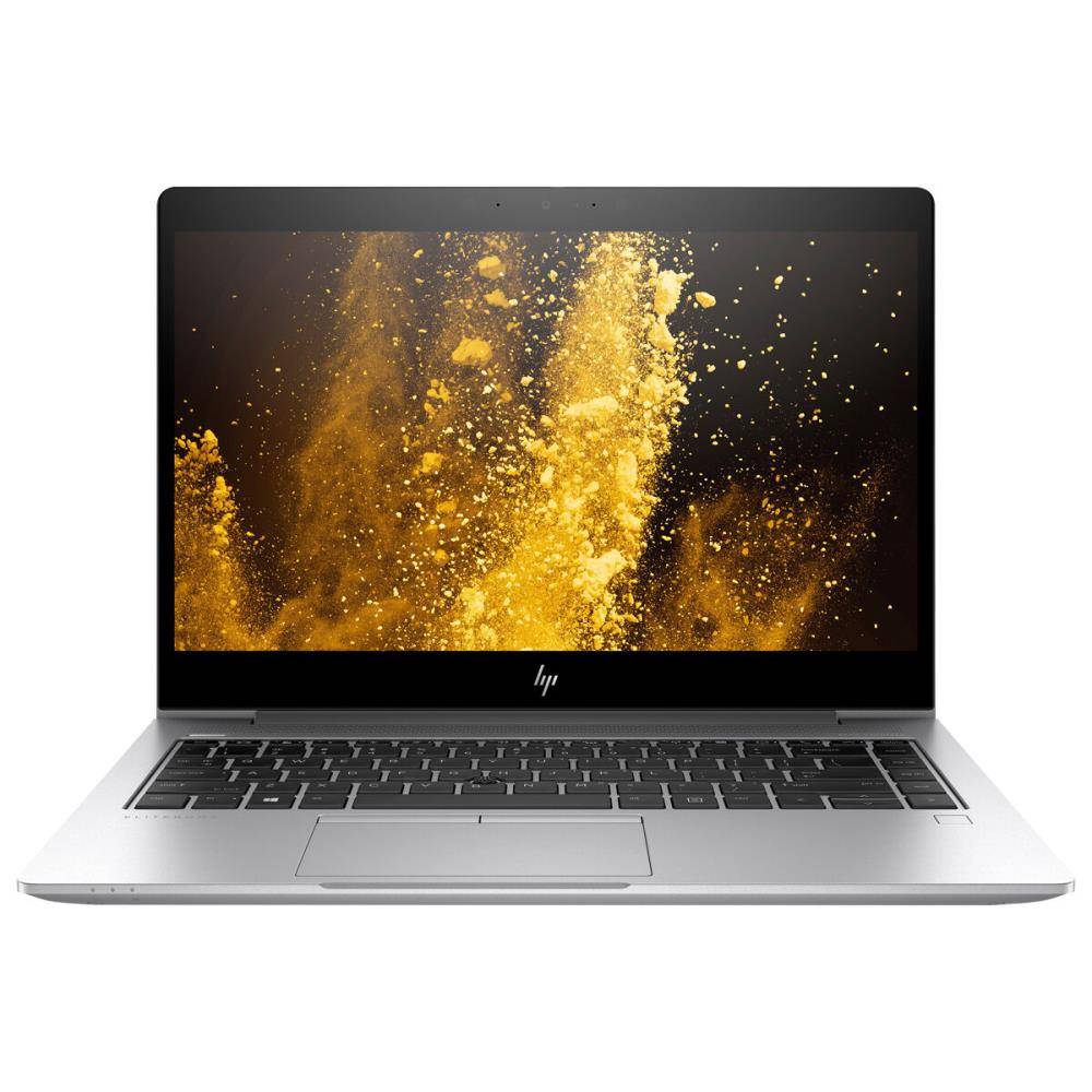 Ein silberner Laptop mit einem schwarzen Bildschirm, der ein goldenes Partikelexplosionsmuster zeigt, von vorne gegen einen weißen Hintergrund betrachtet.