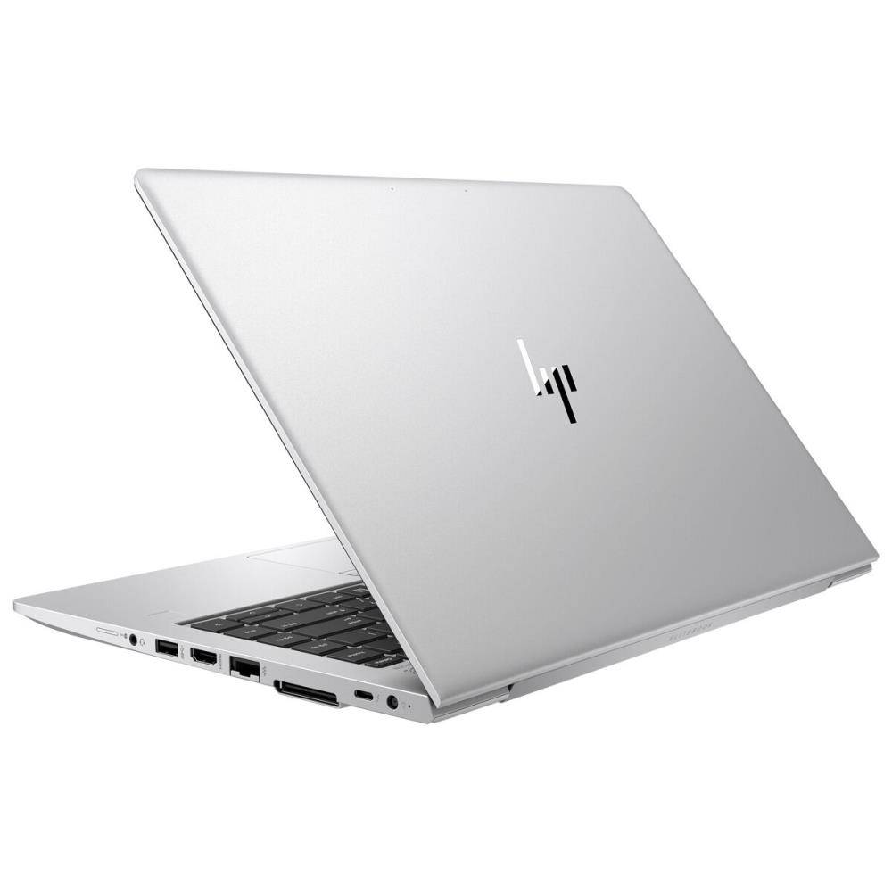 Ein silberner Laptop mit dem HP-Logo, von hinten und leicht geöffnet, wobei die Anschlüsse an der Seite sichtbar sind.