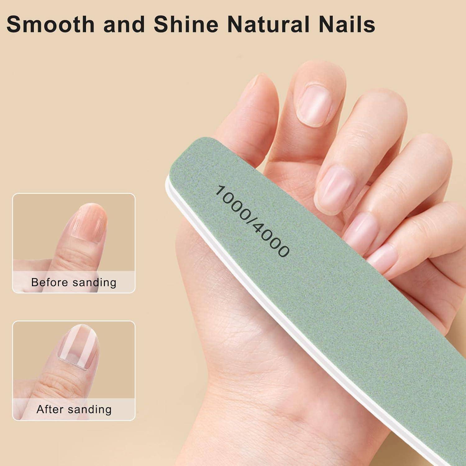 Eine Hand, die einen zweiseitigen Nagelpolierer mit der Beschriftung '1000/4000' zum Glätten von Nägeln verwendet, mit eingesetzten Bildern, die einen Nagel vor und nach dem Schleifen zeigen.