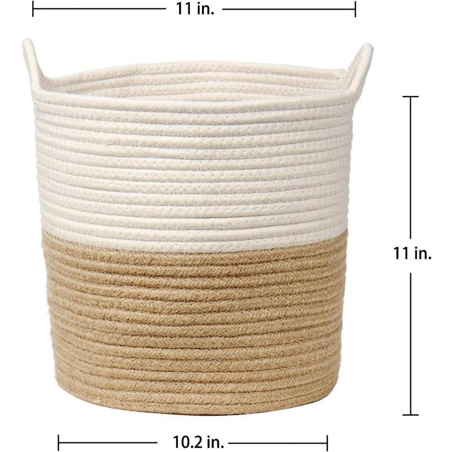 Ein rundes, zweifarbig gewebtes Korb mit weißer oberer und beige unterer Hälfte, 11 Zoll in Höhe und Durchmesser.
