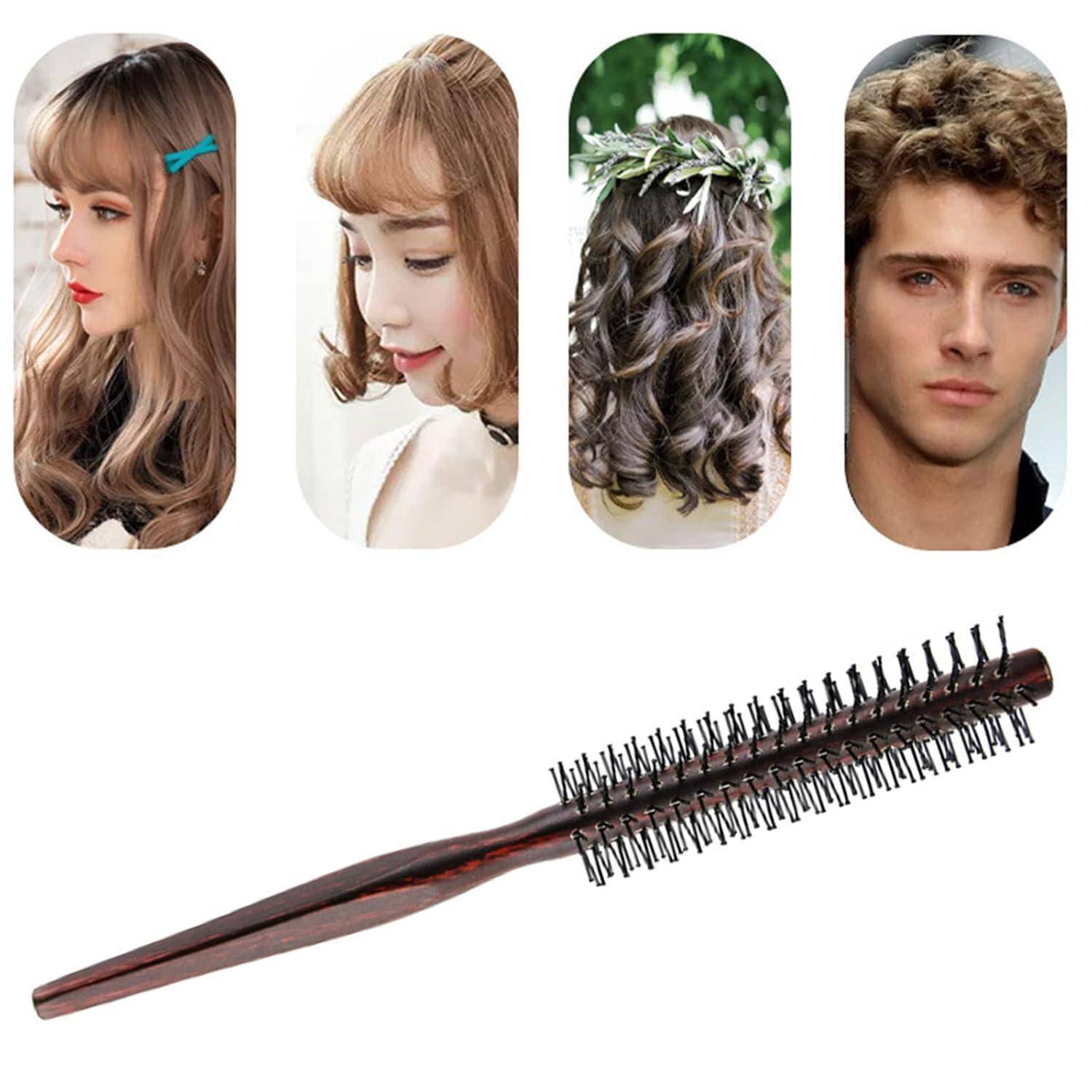 Eine Reihe von vier Frisuren: lange gewellte Haare mit einer blauen Haarspange, kurze lockige Haare, hochgesteckte Frisur mit Blumen und kurze lockige Haare. Darunter befindet sich eine runde Haarbürste.
