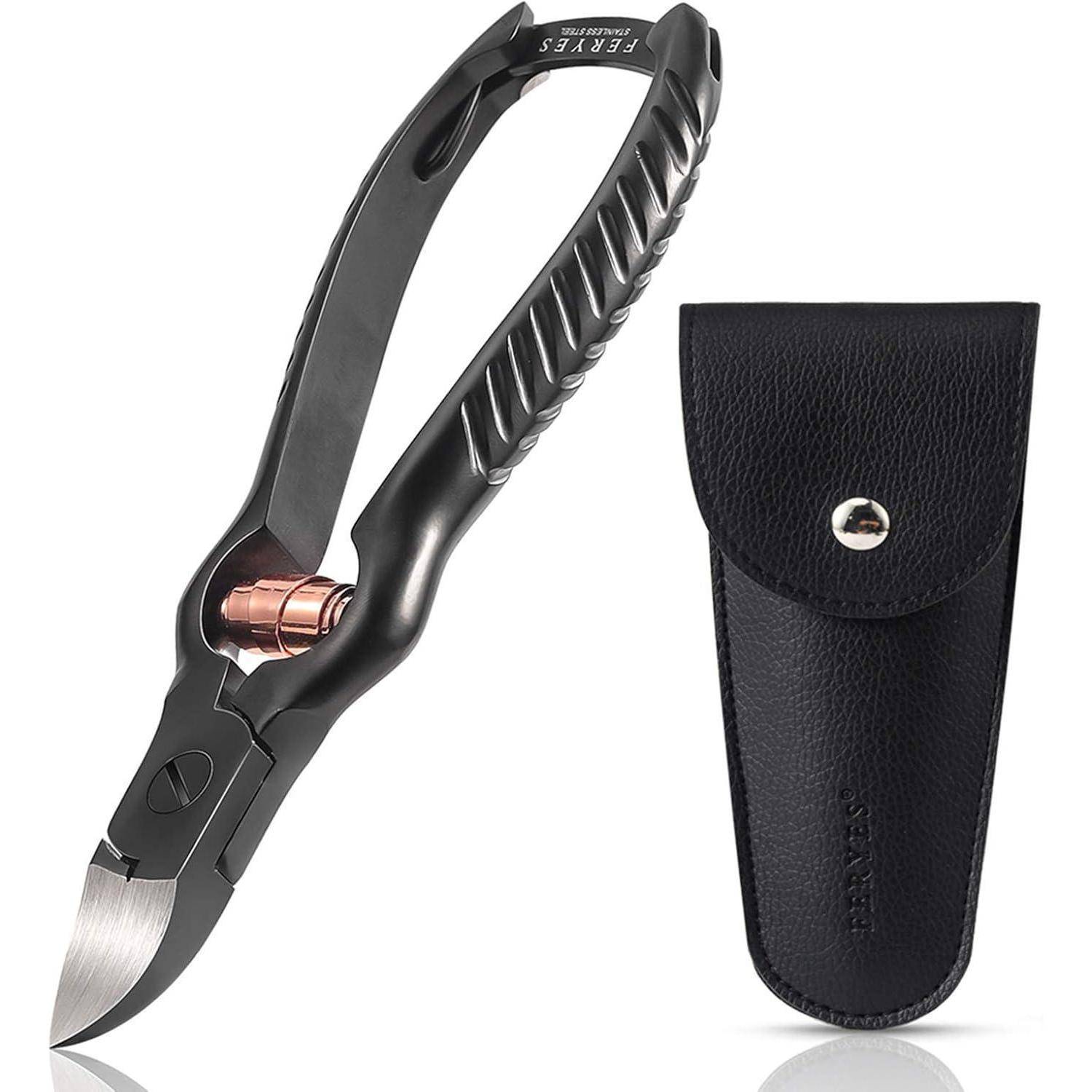 Nagelknipser mit schwarzem Griff und silberner Klinge, begleitet von einer schwarzen Ledertasche auf der rechten Seite.