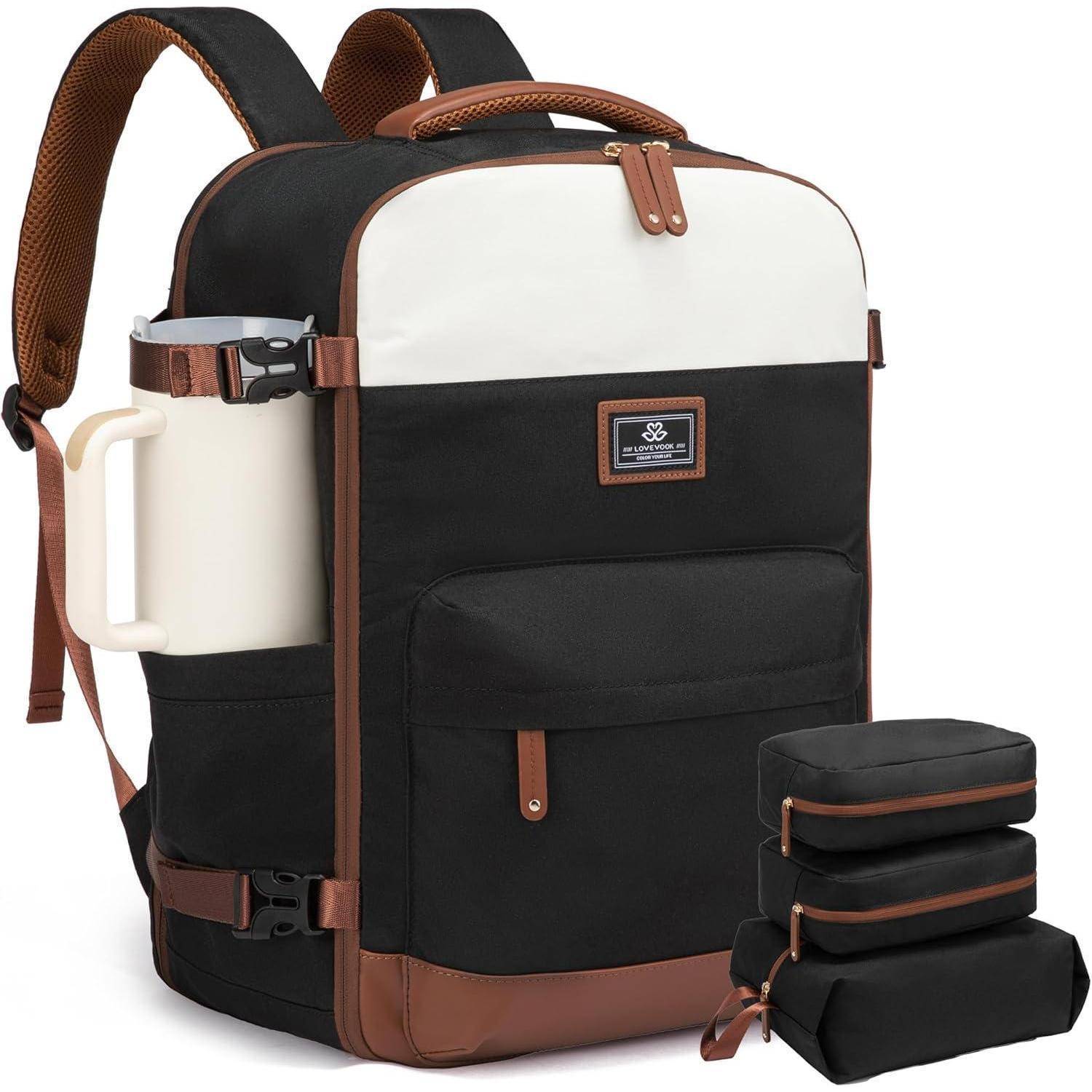 Schwarzer und weißer Rucksack mit braunen Akzenten, ausgestattet mit mehreren Fächern und einem Griff. Inklusive drei kleiner Reißverschlussbeutel.