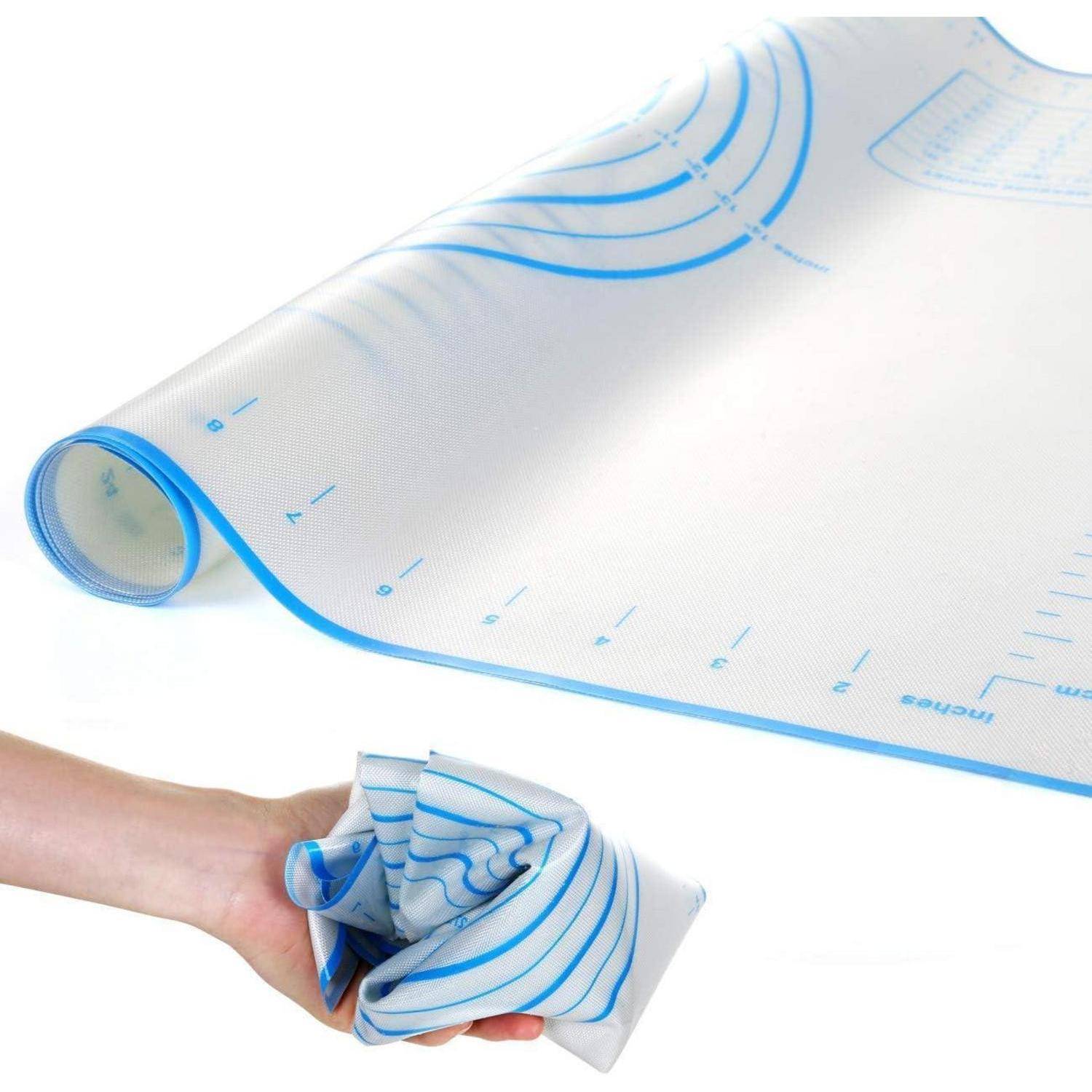 Eine flexible, blaue Messunterlage wird als leicht zusammenfaltbar gezeigt. Sie weist verschiedene Kreise zur Größenreferenz und Messhilfen auf.