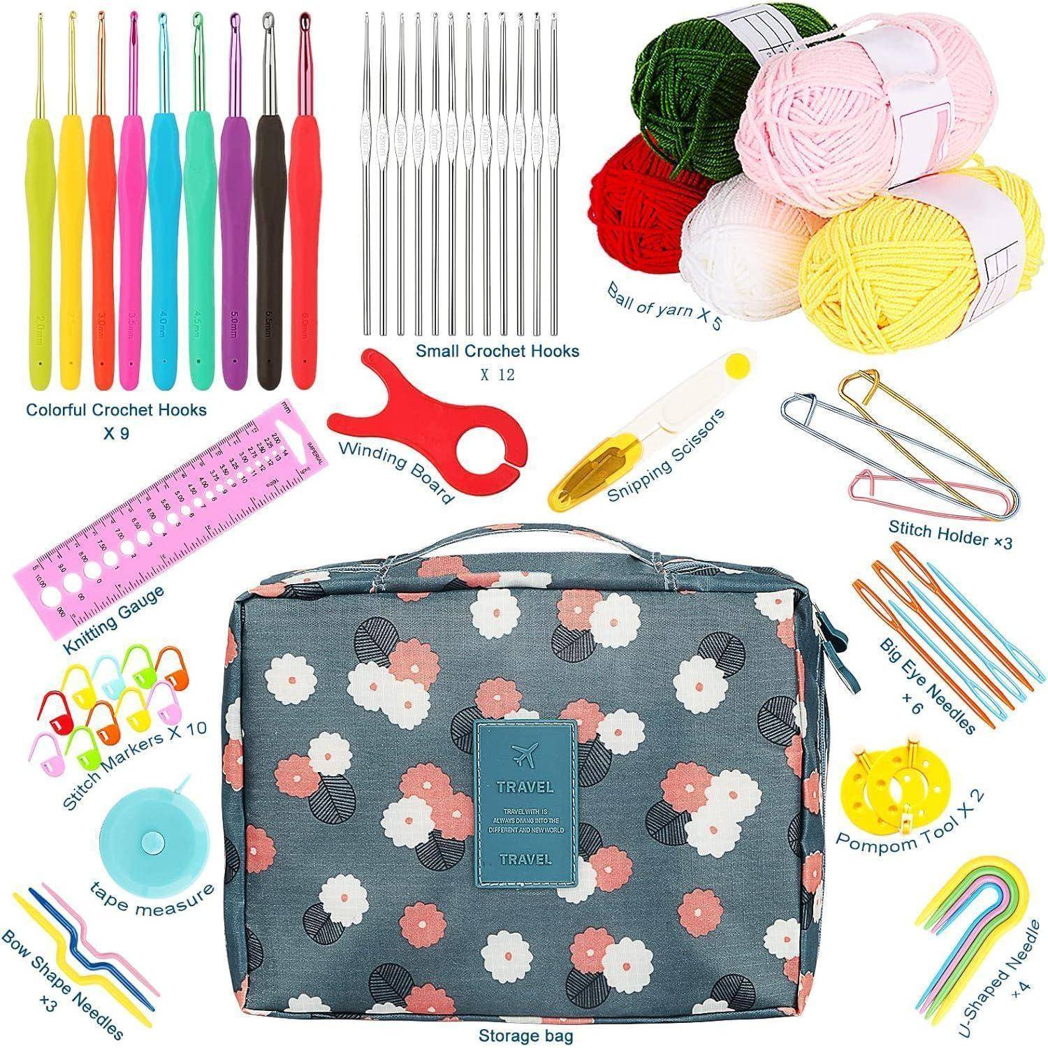 Häkel-Set mit bunten Häkelnadeln, Garn, Aufbewahrungstasche und Zubehör wie Maschenmarkierern, Maßband und Strickzählgerät.