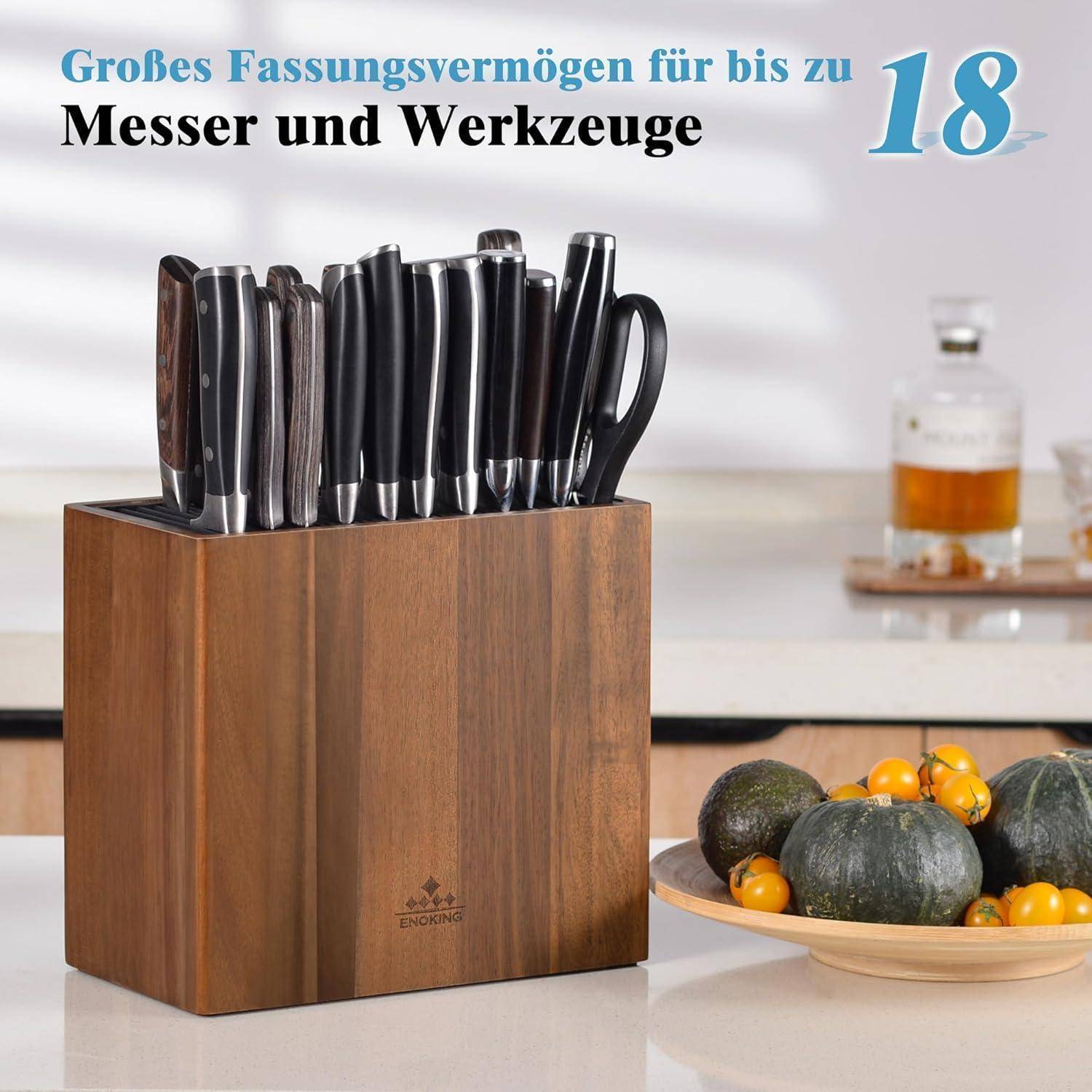 Ein Holzmesserhalter ist mit verschiedenen Küchenmessern auf einer Arbeitsplatte gefüllt. Text auf Deutsch bewirbt hohe Kapazität für Messer und Werkzeuge.
