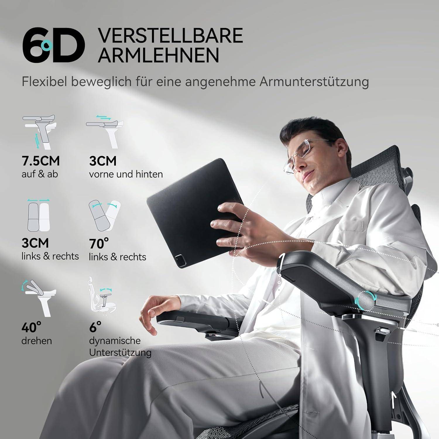 Mann sitzt in einem modernen, verstellbaren Bürostuhl mit Tablet. Merkmale: Höhen-, Seiten-, Drehverstellungen und dynamische Unterstützung.