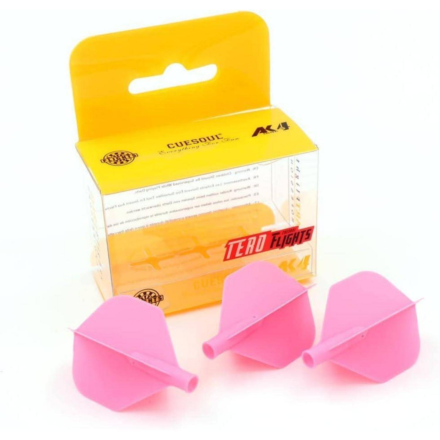 Drei rosa Dartflights vor einer transparenten gelben Box mit Branding und Logos, einschließlich der Worte 'TERO FLIGHTS'.