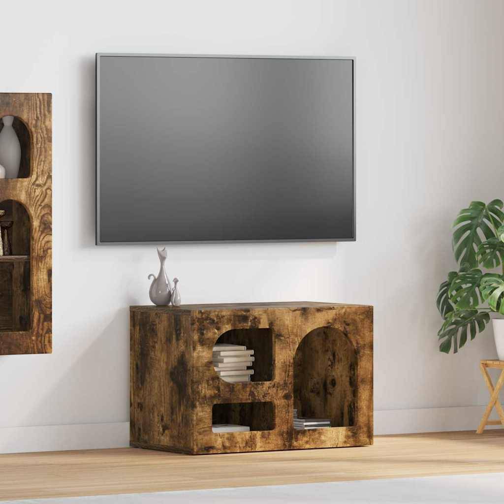 Ein modernes Wohnzimmer mit einer Holz-Medienkonsole und einem an der Wand montierten Fernseher, mit einer kleinen Pflanze rechts davon. Minimalistische Einrichtung.