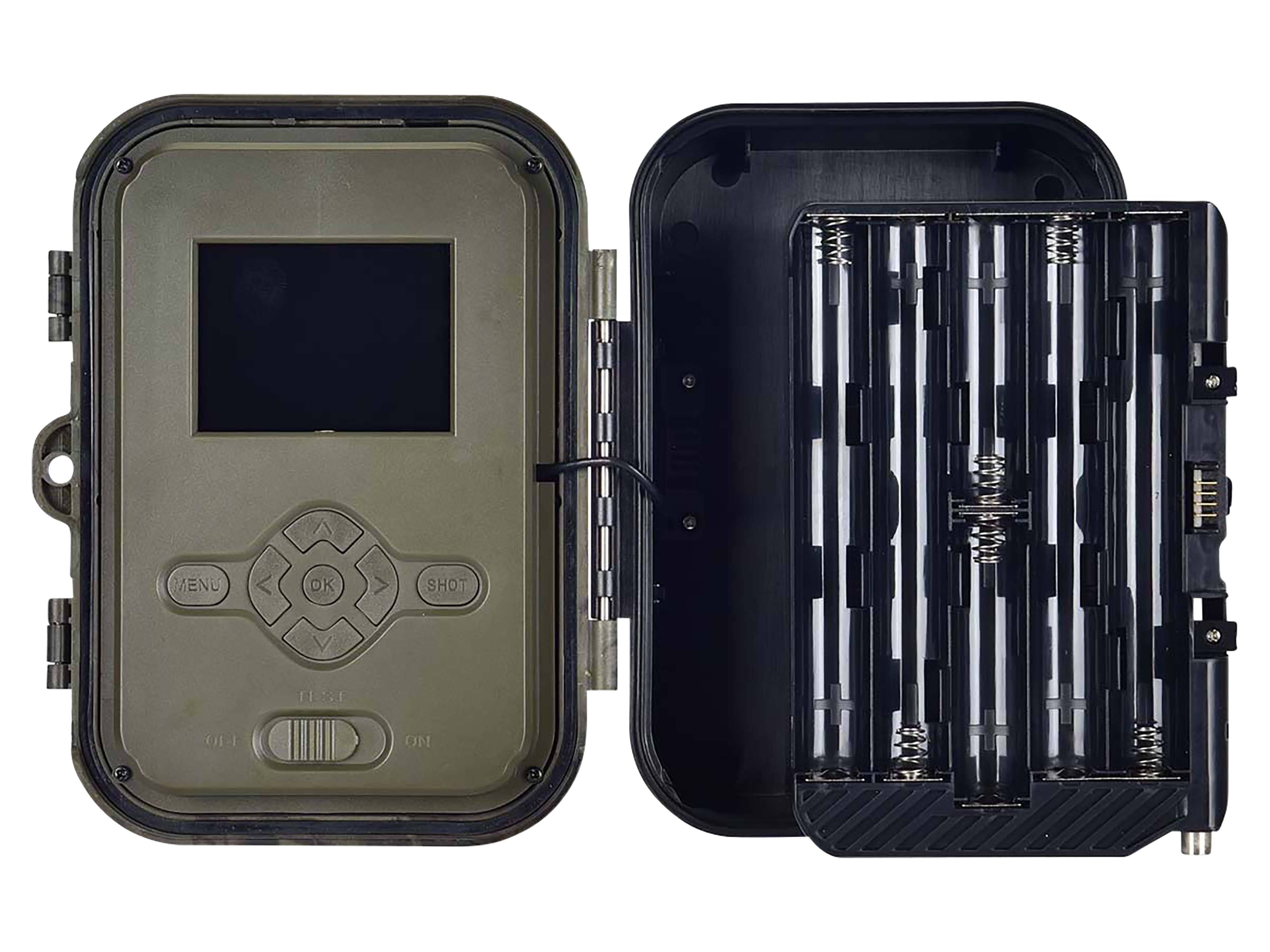 Digitale Wildkamera mit offenem Batteriegehäuse auf der rechten Seite, das Platz für vier AA-Batterien zeigt. Die linke Seite verfügt über einen Bildschirm, Bedienungstasten und einen SD-Kartensteckplatz.