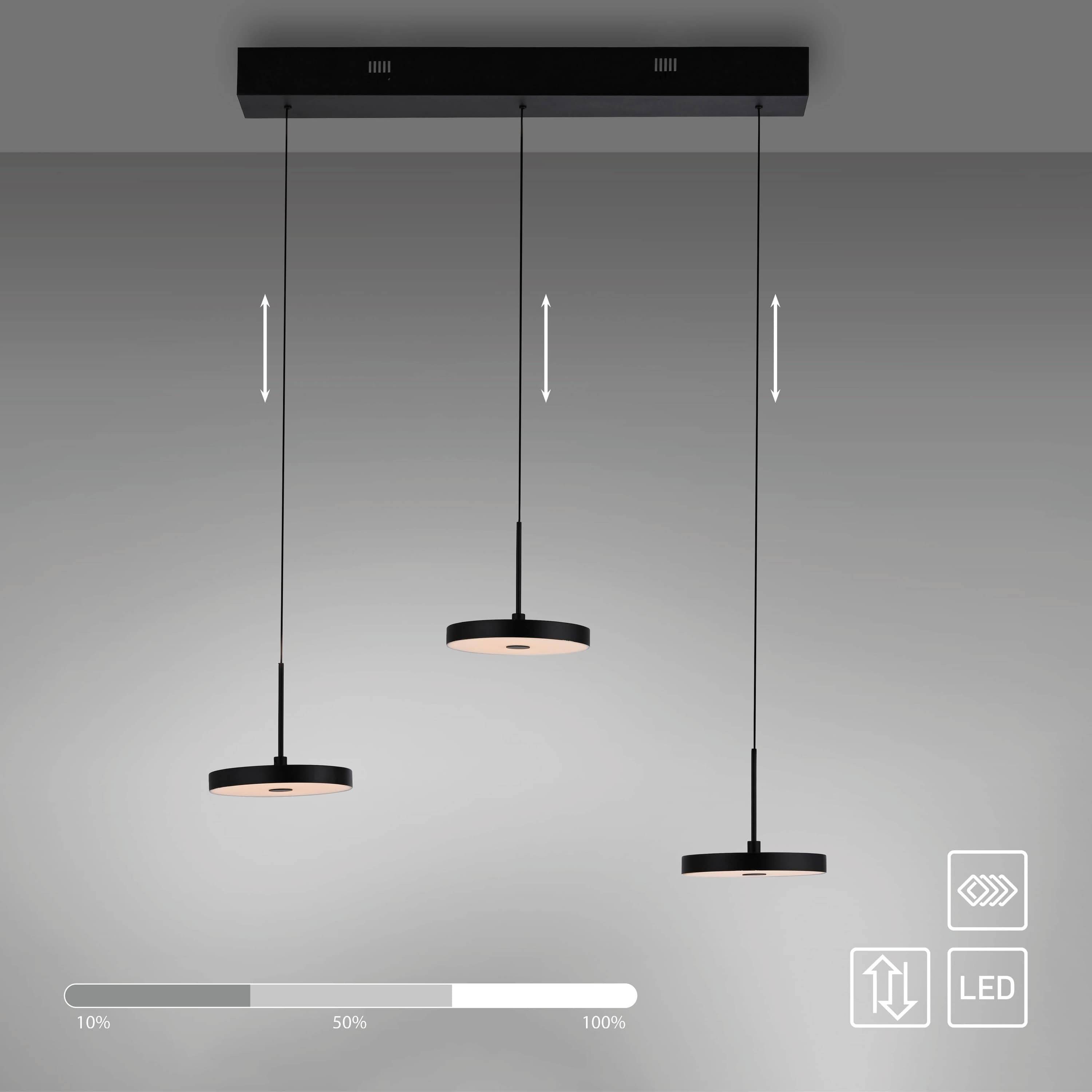 Drei verstellbare schwarze Pendelleuchten, die von einer dunklen Halterung herabhängen. Darunter eine Helligkeitsregelungsleiste, die von 10% bis 100% einstellbar ist. LED-Symbol vorhanden.