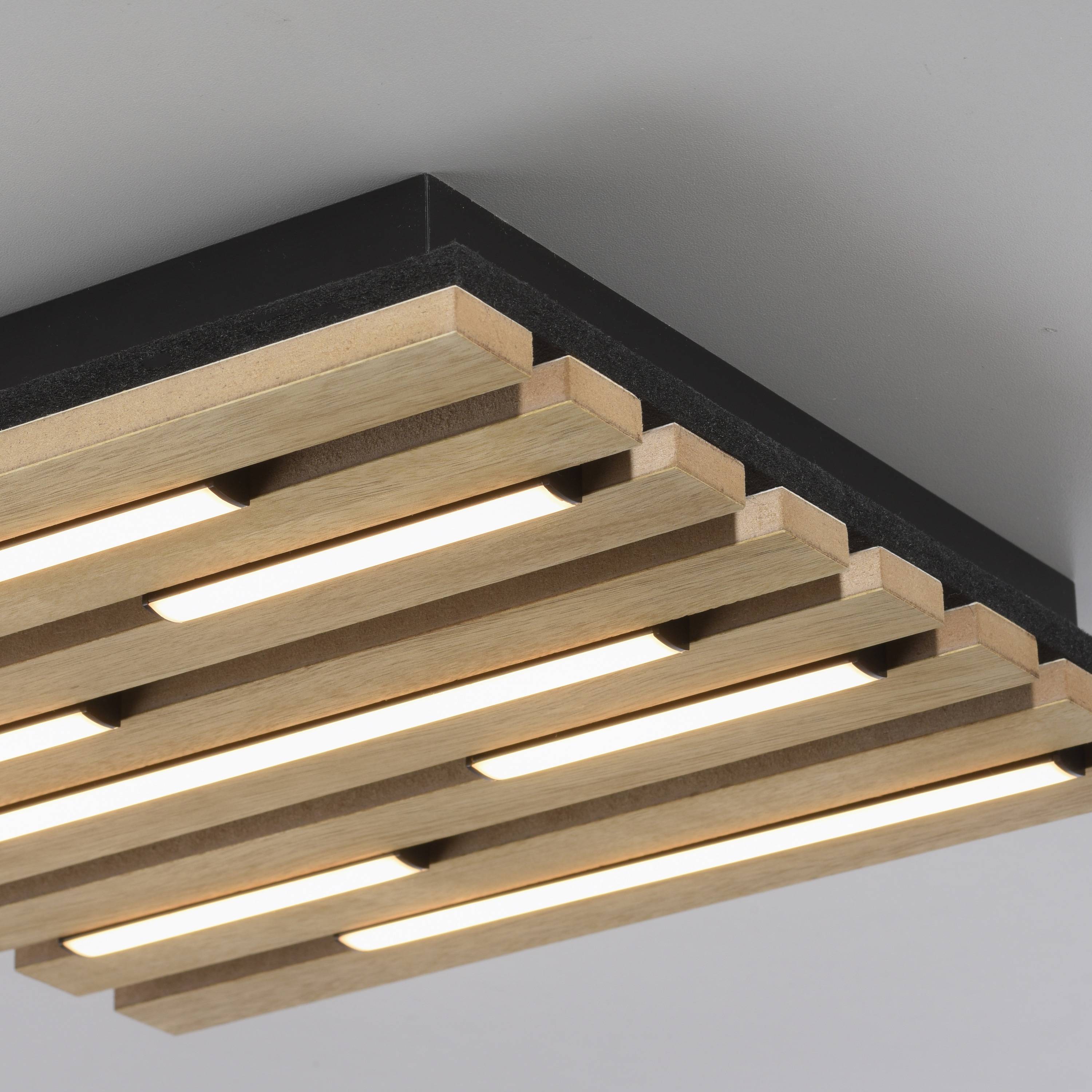 Rechteckige Deckenleuchte mit Holzlamellen und integrierten LED-Leuchten.