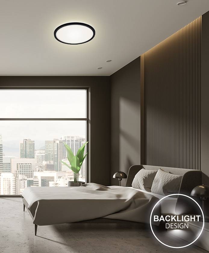 Modernes Schlafzimmer mit Blick auf die Stadt durch ein großes Fenster, minimalistische Einrichtung, Bett in der Nähe des Fensters, kleine Pflanze, runde Deckenleuchte.