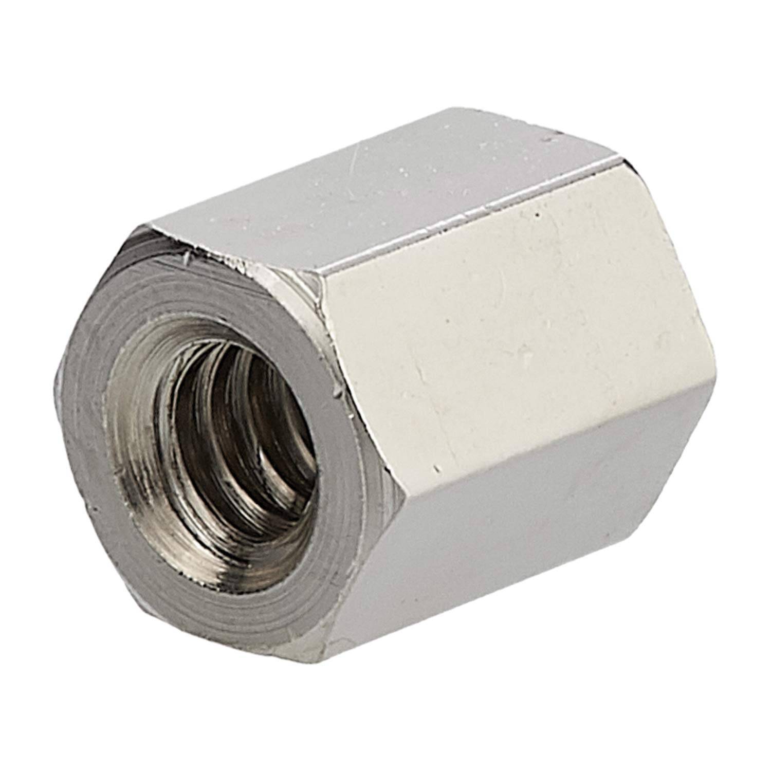 Eine sechseckige Stahlverbindungsmutter mit gewindeter Innenbohrung, die zum Verbinden von zwei Gewindestangen oder anderen männlichen Gewindeverbindungselementen verwendet wird.