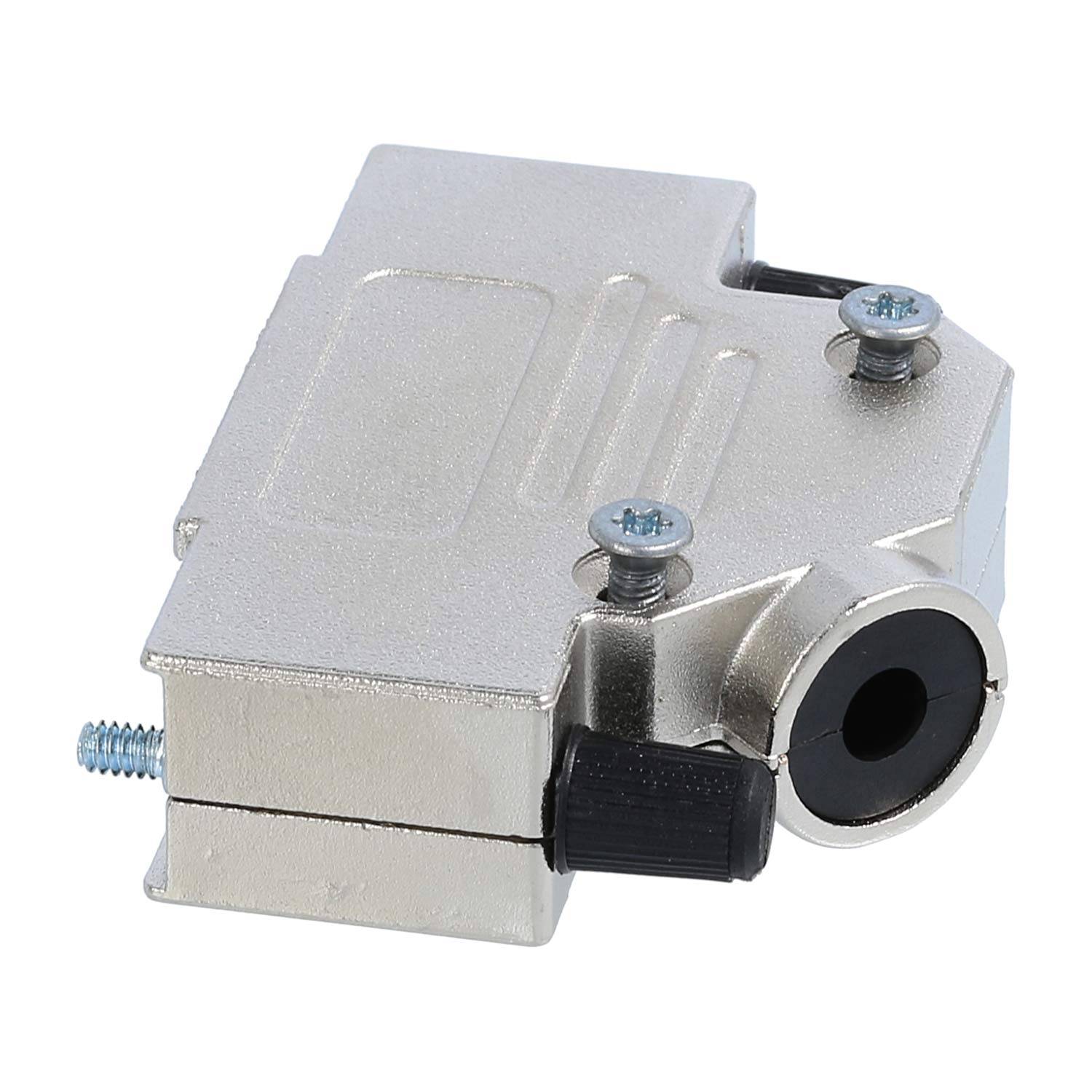 Ein silbernes Metallverbindungsgehäuse mit zwei Schrauben und einer kreisrunden schwarzen Buchse, höchstwahrscheinlich Teil einer elektronischen oder audiovisuellen Gerätekomponente.