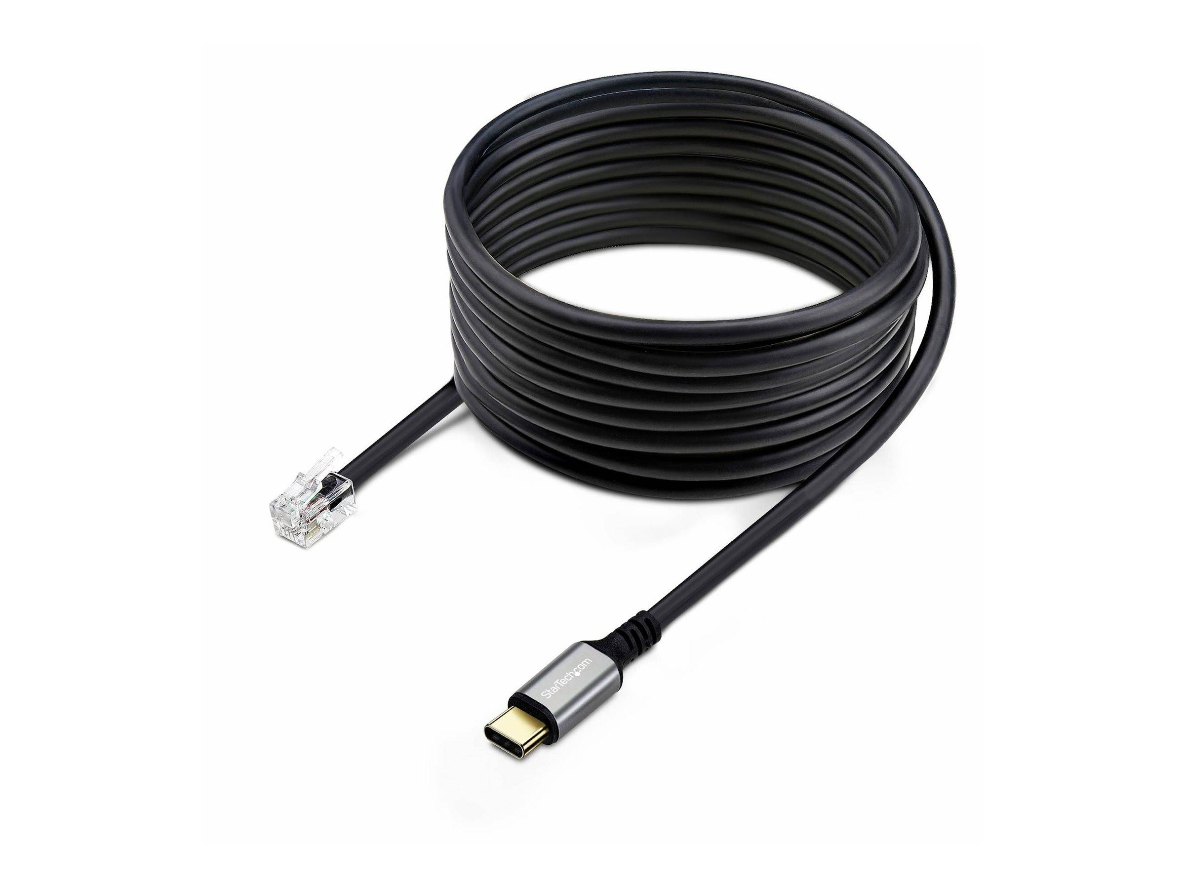 Ein schwarzes USB-zu-Ethernet-Adapterkabel ist aufgewickelt und zeigt seine Anschlüsse. Ein Ende verfügt über einen USB-Typ-C-Anschluss, das andere über einen RJ45-Stecker.