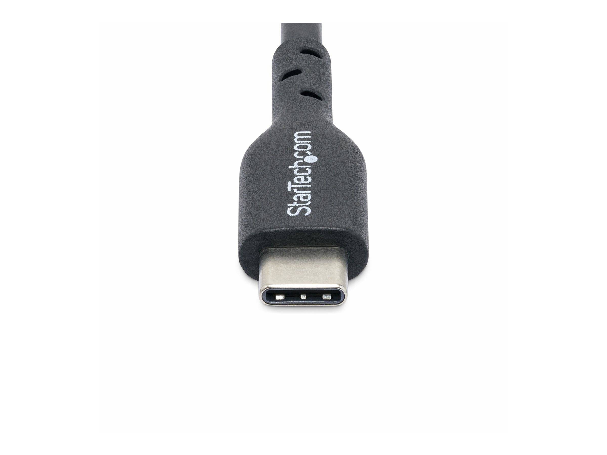 Eine Nahaufnahme eines USB-C-Kabels mit dem 'StarTech.com'-Logo, das auf dem Anschluss gedruckt ist, verwendet zum Übertragen von Daten und Aufladen von Geräten.