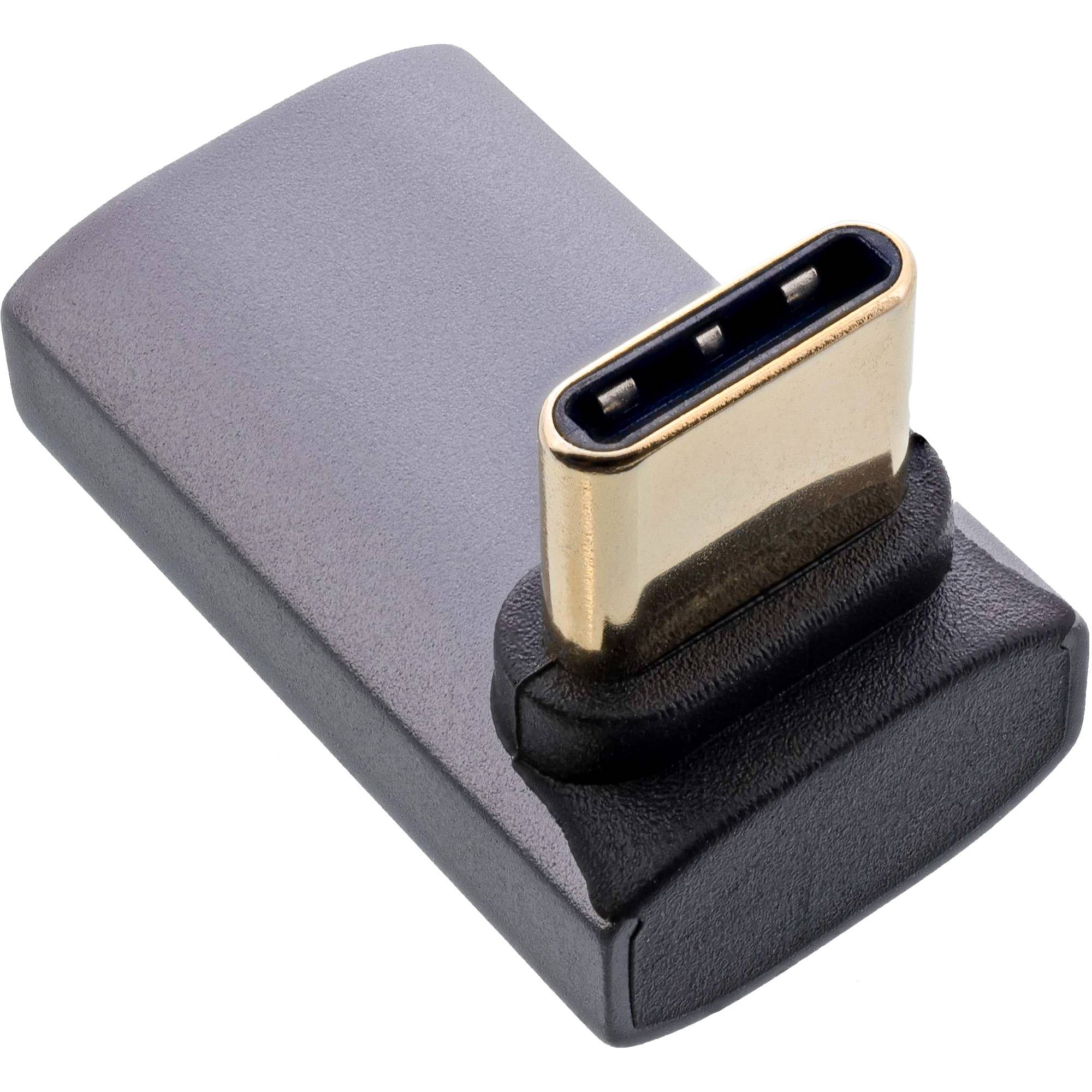 Ein schwarzer USB-C-Adapter mit einer goldfarbenen Anschlussöffnung, der in einem Winkel gezeigt wird und sein kompaktes Design und modernen Look betont.