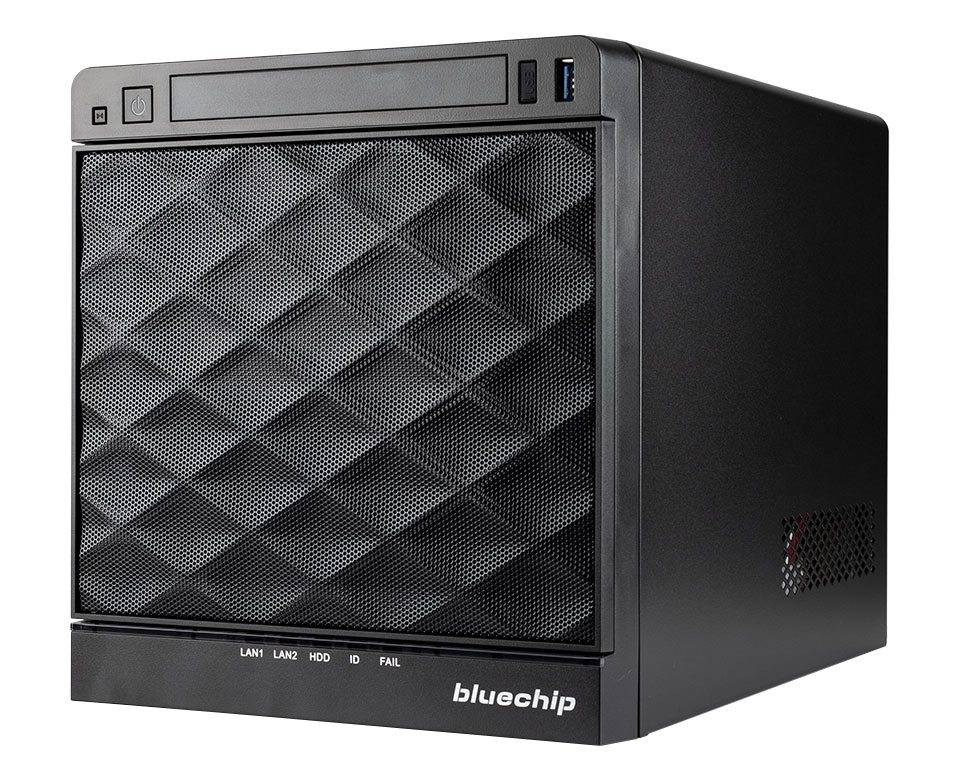 Ein schwarzes Computer-Servergehäuse mit einer Frontblende aus Gitter und mehreren LED-Anzeigen mit den Bezeichnungen 