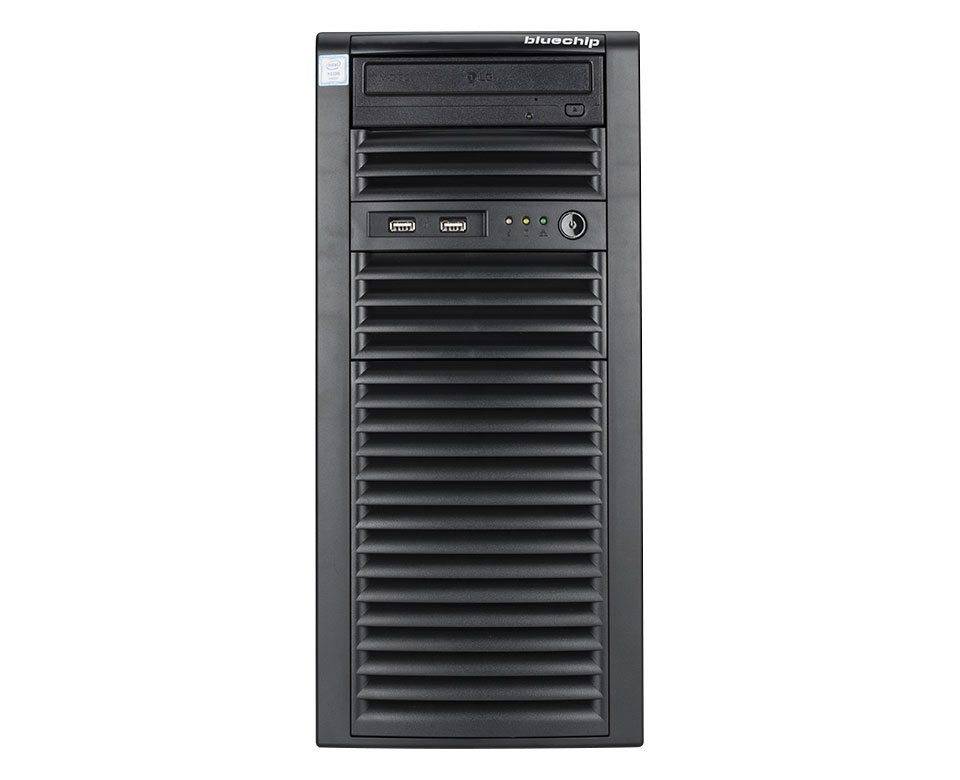 Ein schwarzer Computer-Tower mit Frontblenden-Belüftung, zwei USB-Anschlüssen, Einschalttaste und einem optischen Laufwerk oben.