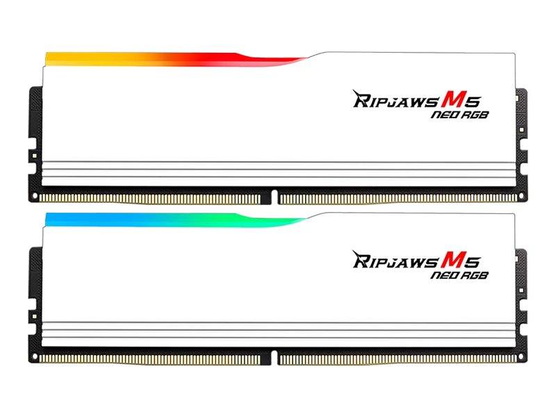 Zwei RAM-Riegel mit der Bezeichnung 'Ripjaws M5 Neo RGB', mit farbigen Kanten (rot, blau), die RGB-Beleuchtungseffekte anzeigen.