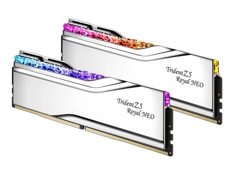 Zwei G.Skill Trident Z5 Royal NEO RAM-Riegel mit silbernen Kühlkörpern und RGB-Beleuchtung, entwickelt für Hochleistungs-Computersysteme.