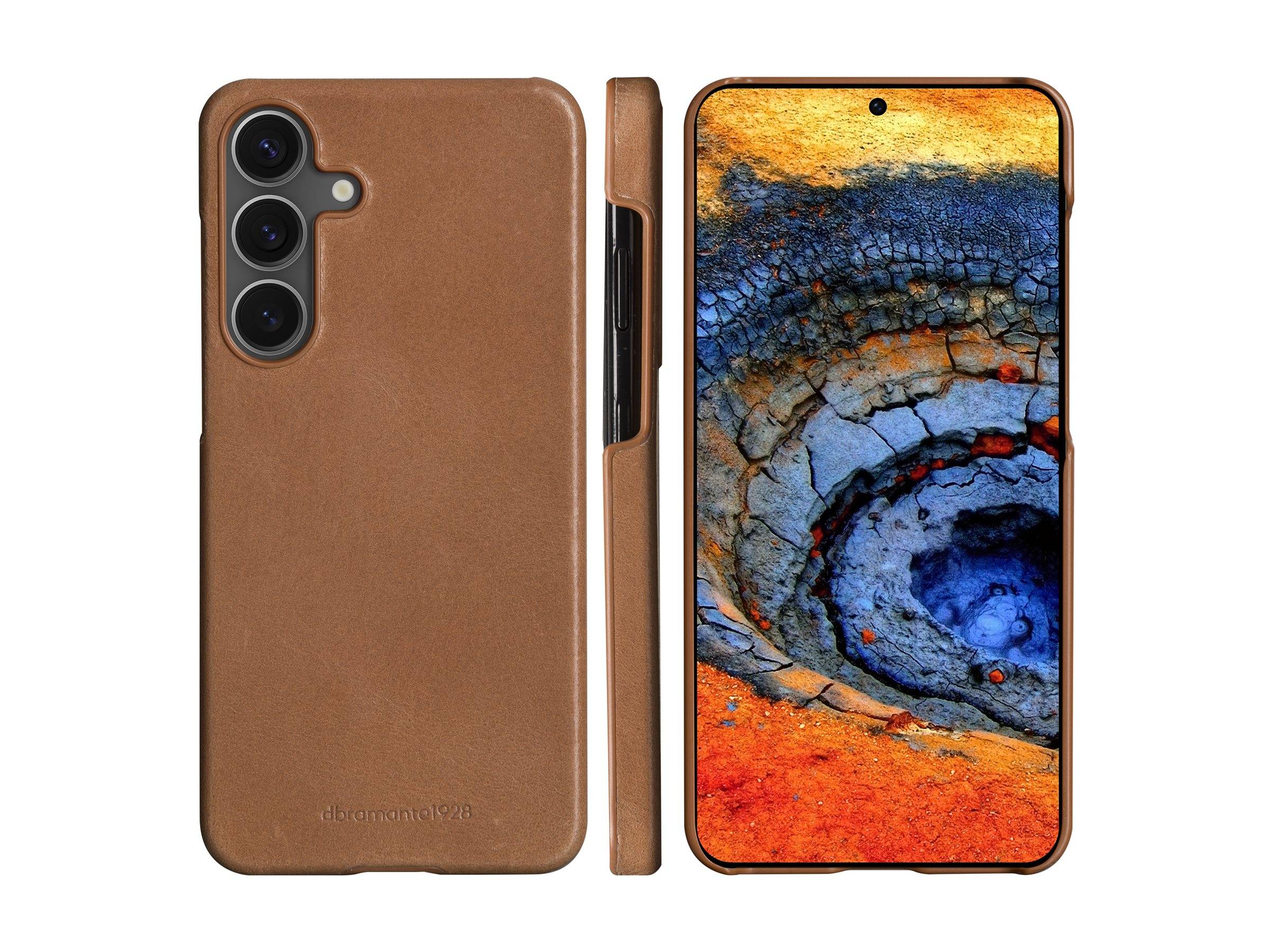 Braunes Leder-Handyhülle, gezeigt von hinten, von der Seite und von vorne auf einem Smartphone mit Loch-Display.