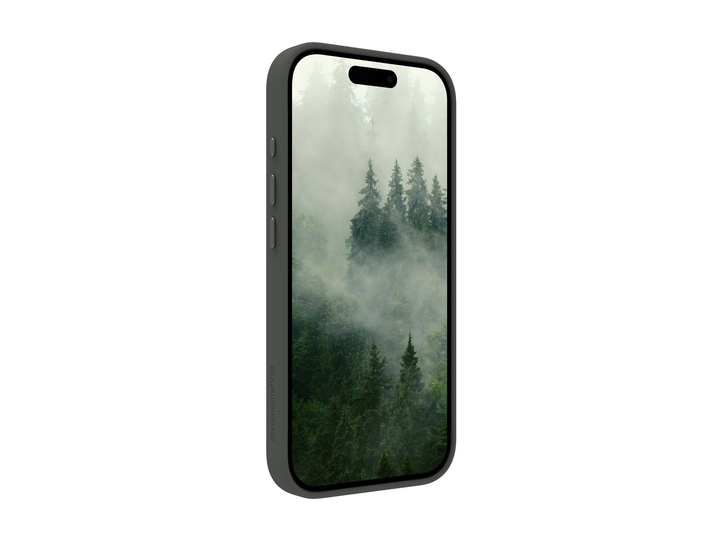 Smartphone mit einem Wald-Hintergrund, der immergrüne Bäume im Nebel zeigt, von der Seite betrachtet, wobei das schmale Profil des Telefons hervorgehoben wird.