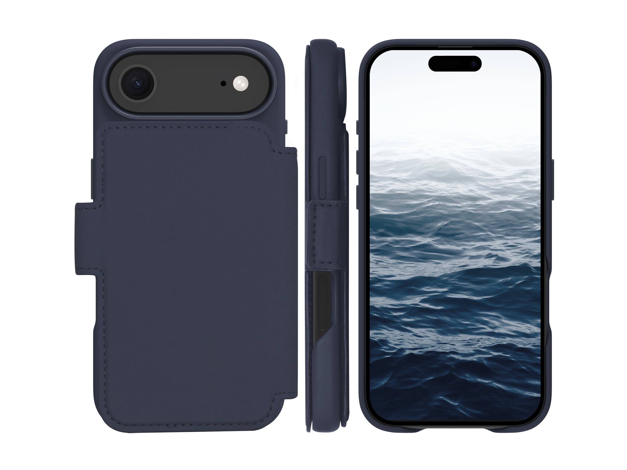 Drei Ansichten eines Smartphones in einer dunkelblauen Schutzhülle: Rückseite, Seitenprofil und Vorderseite mit einem Ozean-Hintergrundbild auf dem Bildschirm.