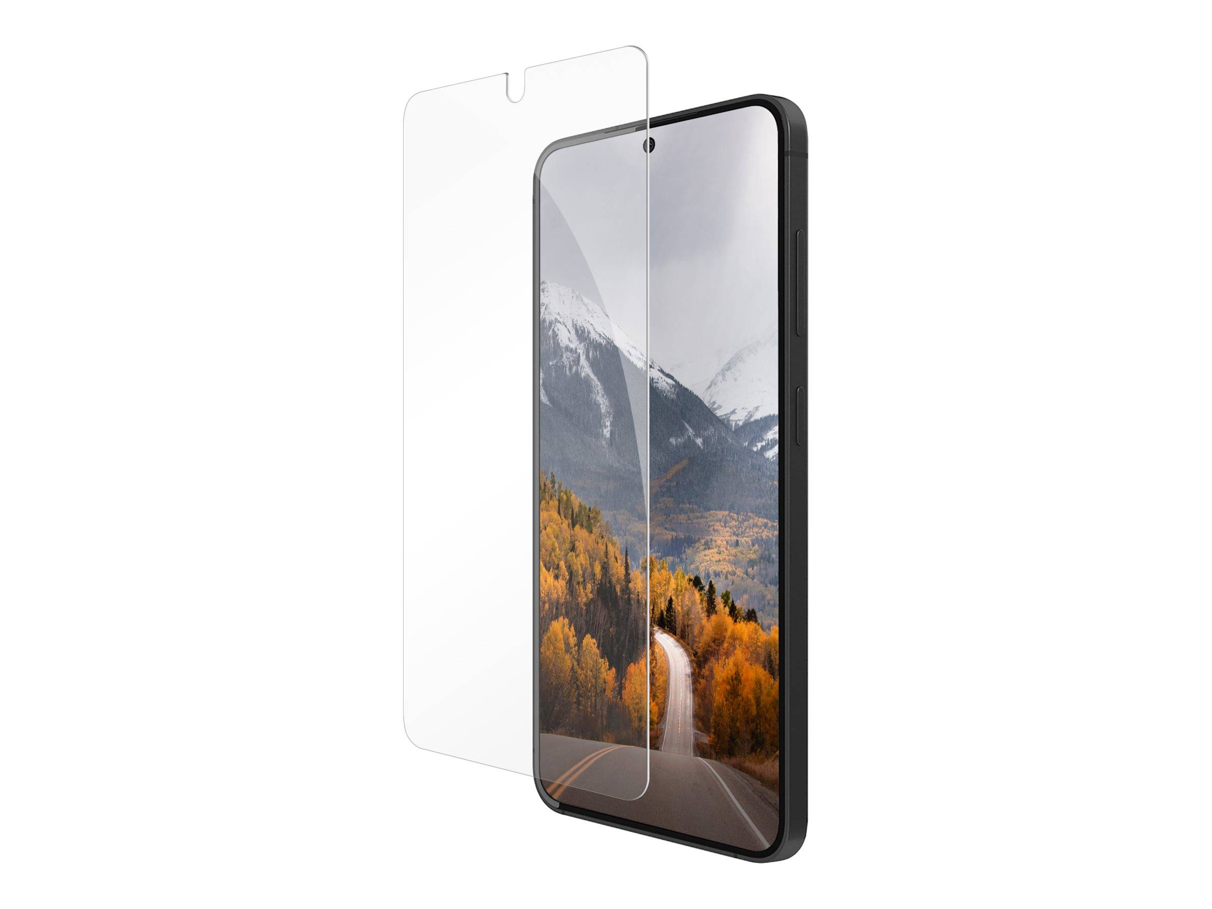 Ein Smartphone mit einem transparenten Displayschutz daneben, das eine malerische Herbststraße mit Bergen und Bäumen im Hintergrund zeigt.