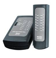 Zwei schwarze, handgehaltene Netzwerkkabel-Tester mit LED-Anzeigen, beschriftet als 