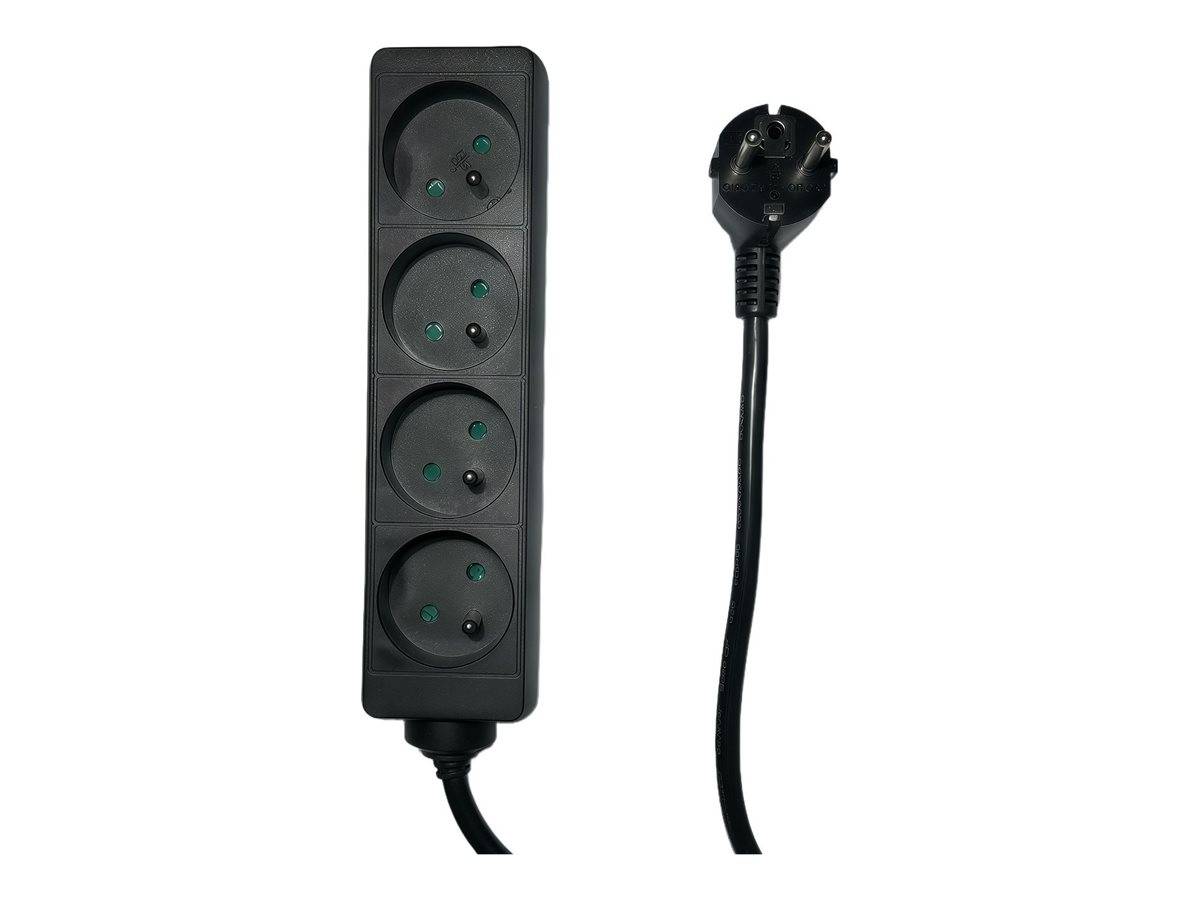 Schwarze vierflügelige Steckerleiste mit angeschlossenem Kabel und europäischem zweipoliger Stecker auf weißem Hintergrund dargestellt.