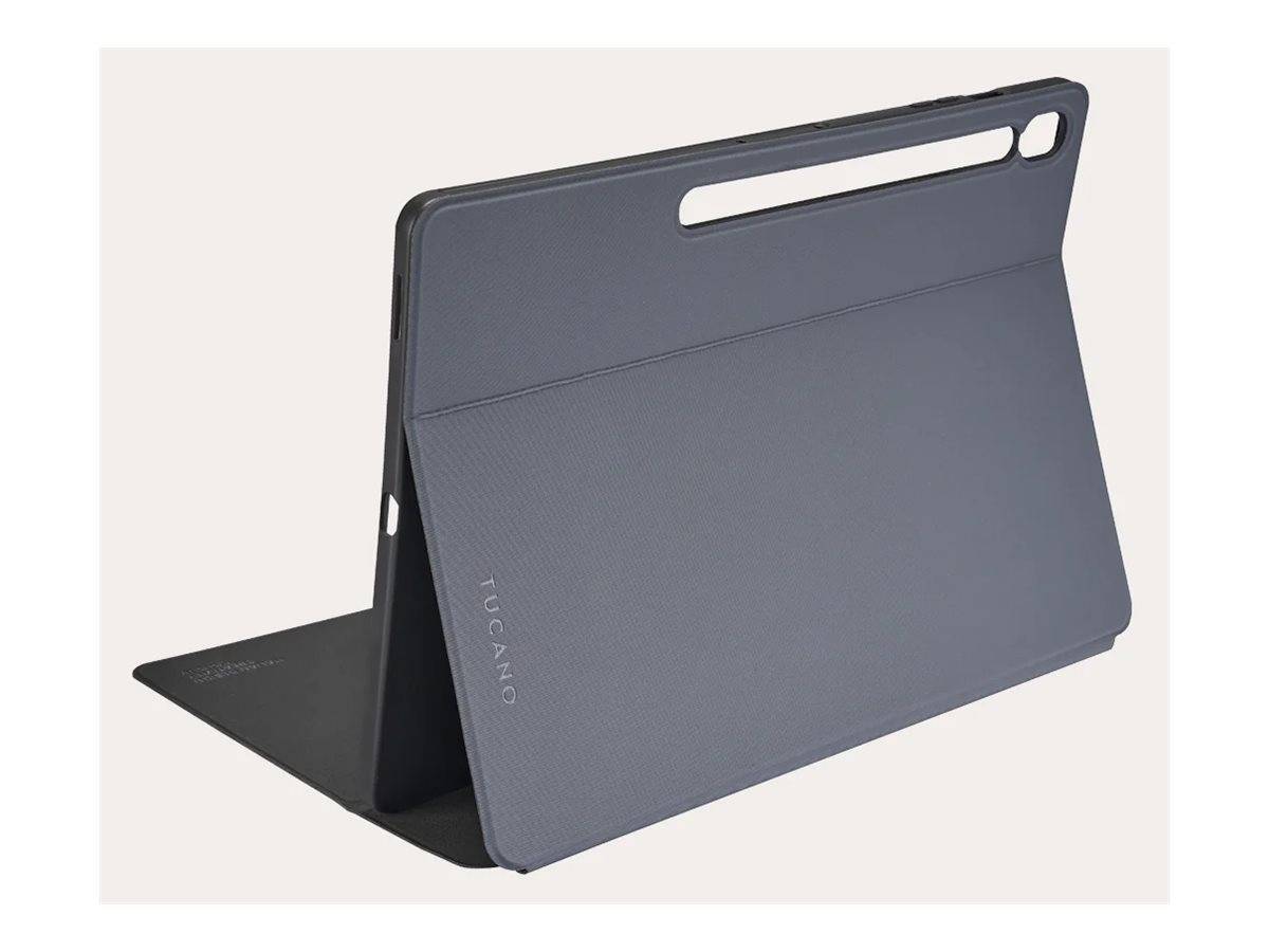 Grauer Tablet-Folio-Schutzhülle in Ständerposition, zeigt Vorder- und Rückseite mit Kameraausschnitt und Stylus-Schlitz.