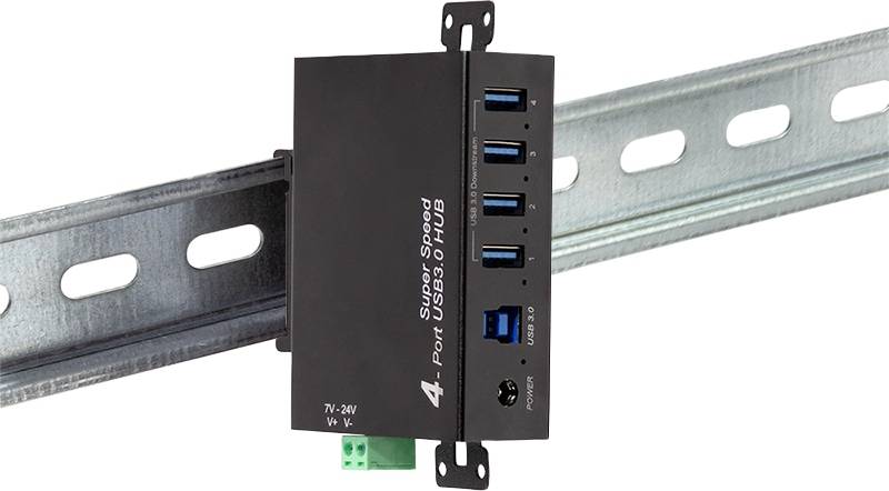 Ein USB 3.0-Hub mit vier Anschlüssen, der auf einer Metallschiene montiert ist, mit der Beschriftung 