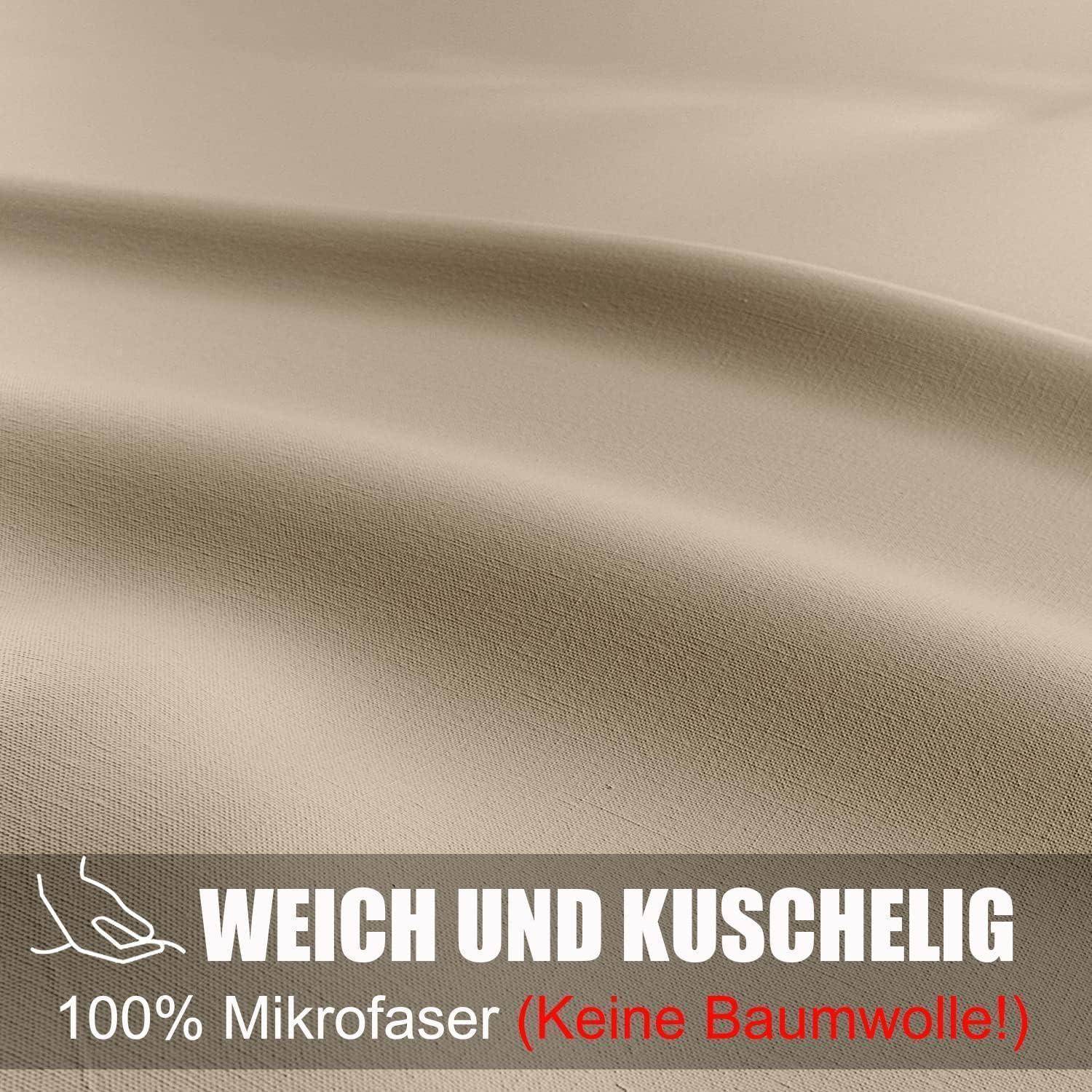 Weich und kuschelig' Schriftzug auf beigefarbenem Mikrofaserstoff, mit Etikett '100% Mikrofaser (Keine Baumwolle!)', der Weichheit anzeigt.