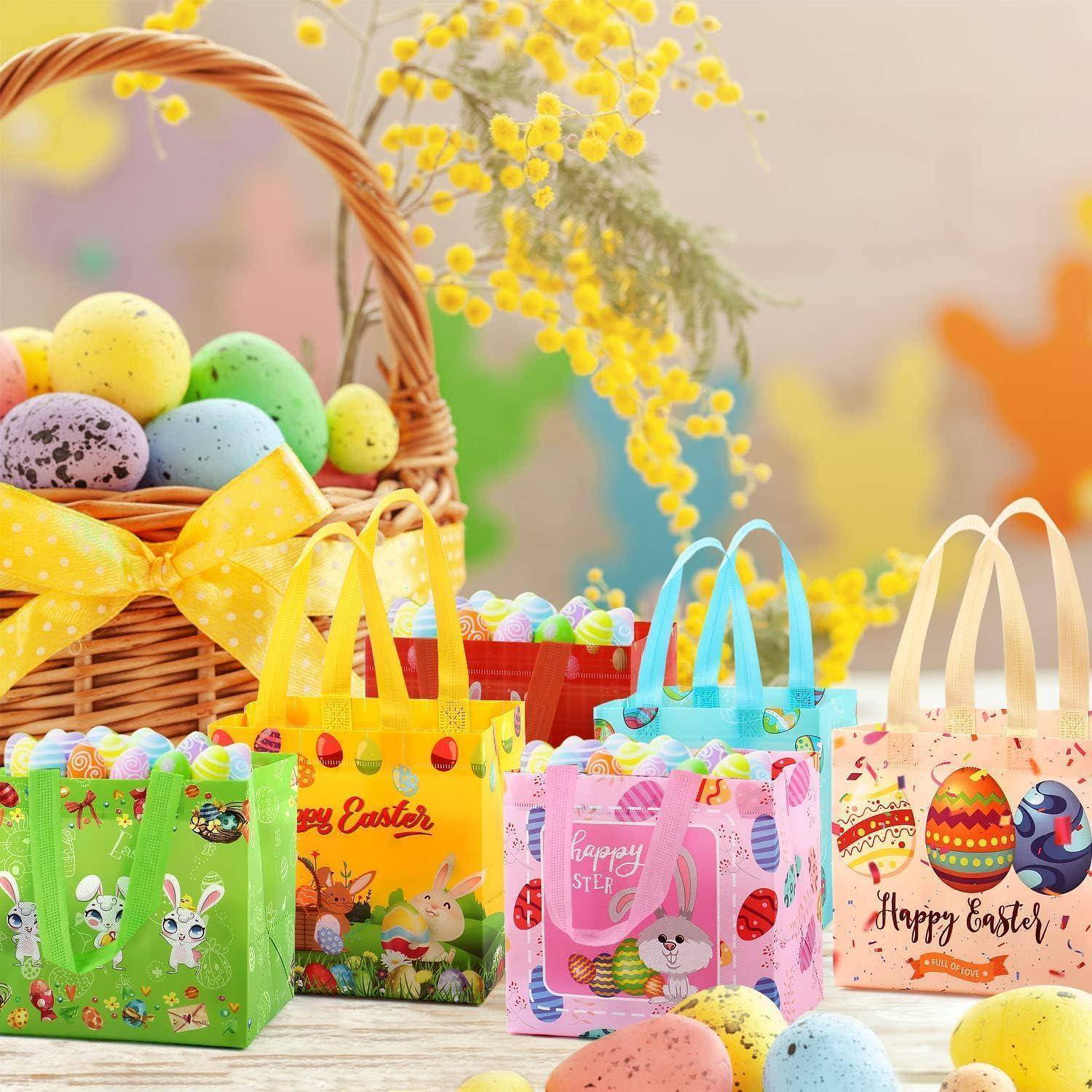 Österlich dekorierte Körbe und Geschenktüten, gefüllt mit bunten Eiern und Süßigkeiten vor einem lebendigen Hintergrund, die eine festliche Feier vermitteln.