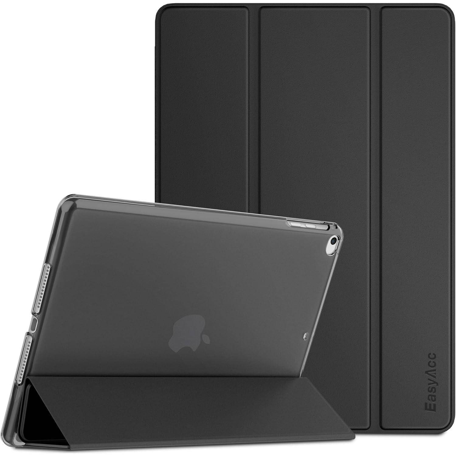 Schwarze Tablet-Hülle mit einem klappbaren Ständer, auf der die 'EasyAcc'-Marke zu sehen ist. Die Rückseite des Tablets ist mit einer transparenten Schutzhülle sichtbar.