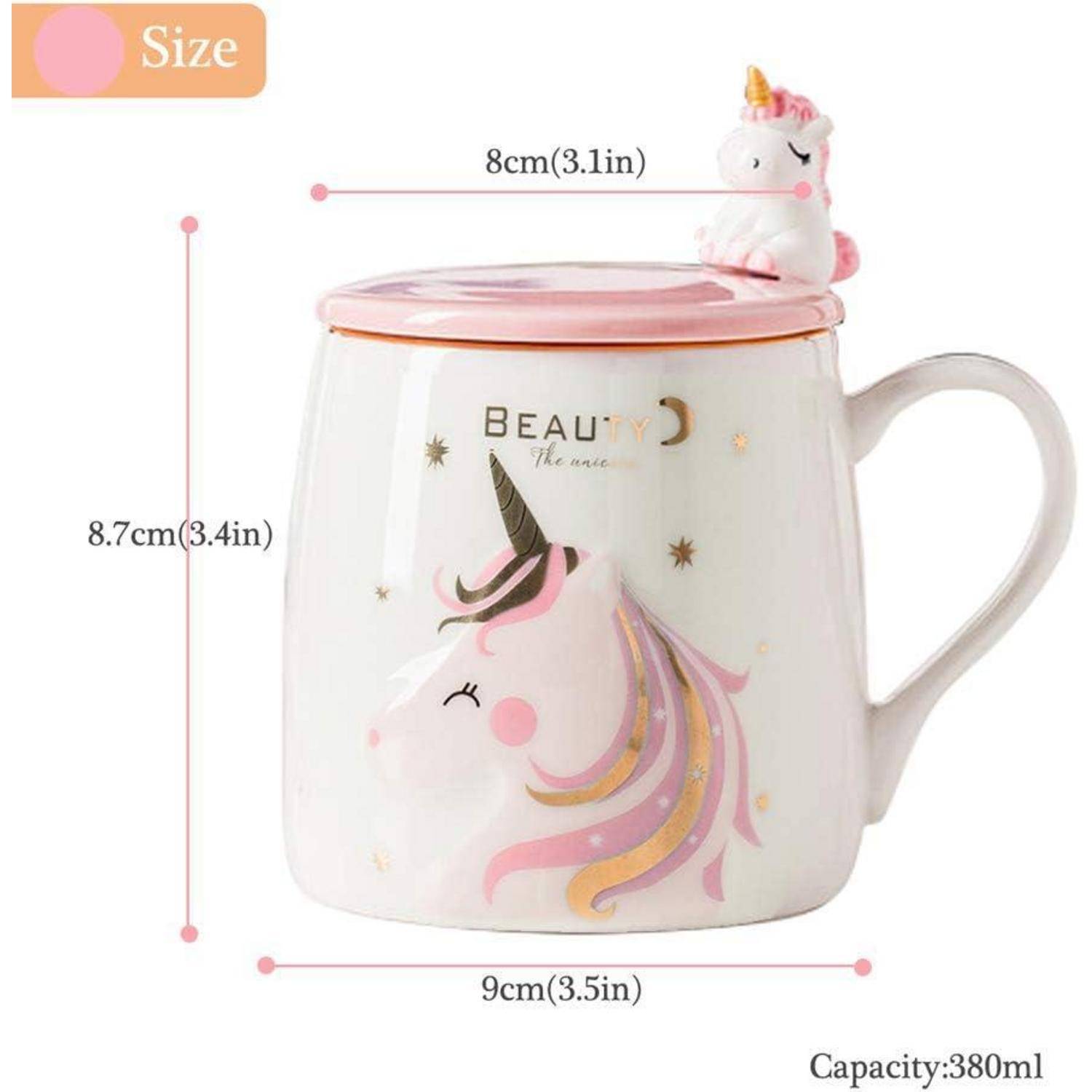 Eine Keramiktasse mit einem Einhorn-Design und einem rosa Deckel, der eine Einhorn-Figur zeigt. Abmessungen: 9 cm Durchmesser, 8,7 cm Höhe, Fassungsvermögen 380 ml.