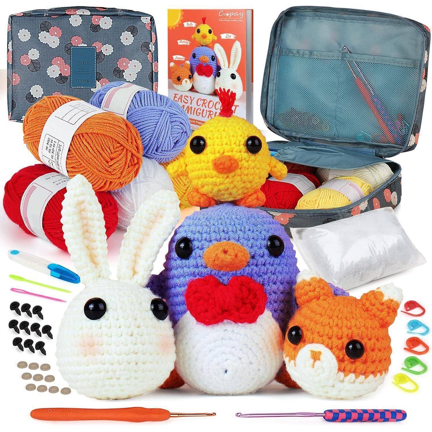 Häkel-Set mit Garn, Werkzeugen und Anleitungen zum Erstellen von Amigurumi-Tieren: ein Küken, Pinguin, Hase und Fuchs. Enthält Schritt-für-Schritt-Anleitungen.